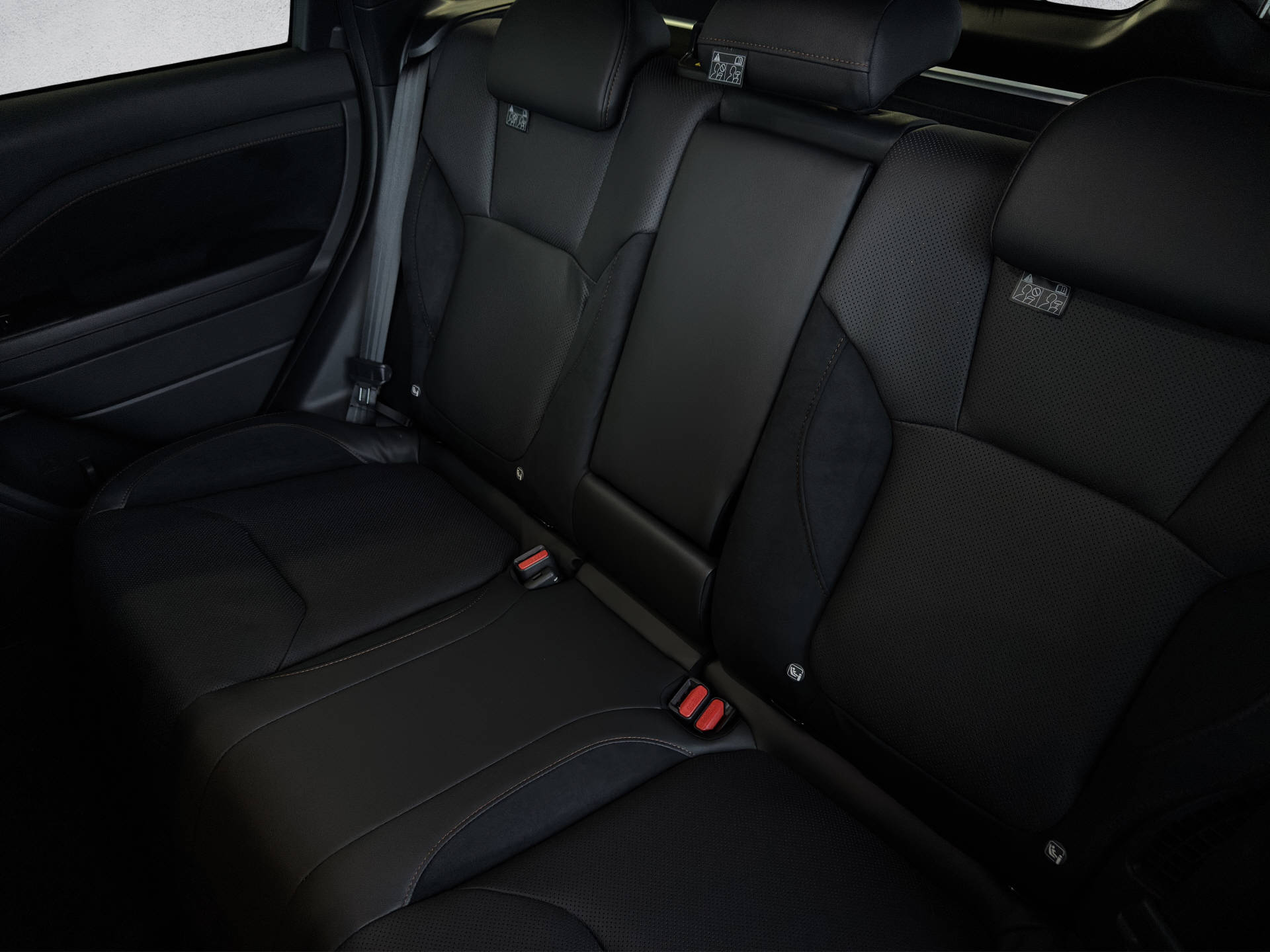 SUBARU Forester Station 2.0i e-Boxer Luxury-image-13