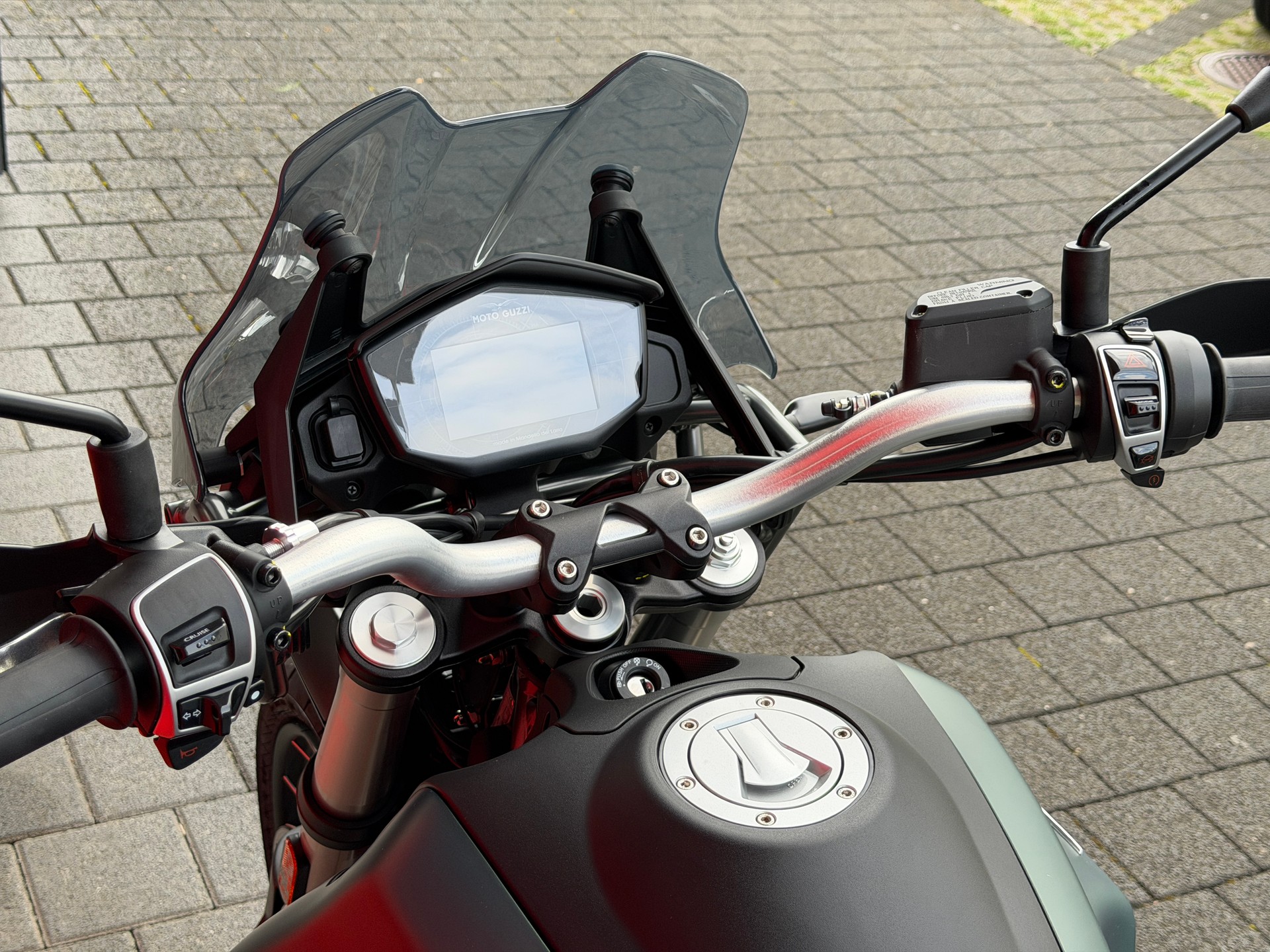 MOTO GUZZI V85 TT (35kW)-image-10