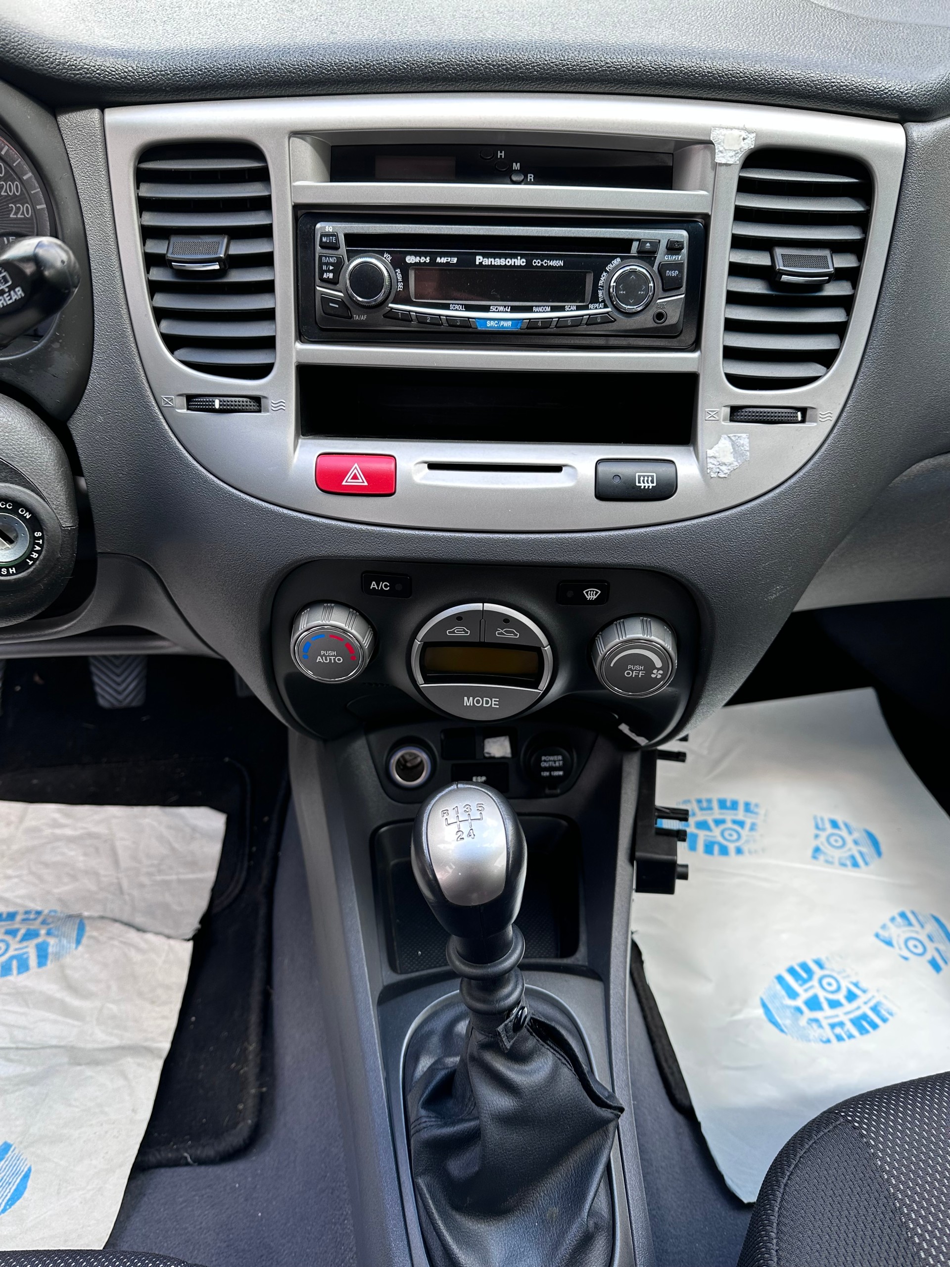 KIA Rio 1.5 CRDi Style-image-13