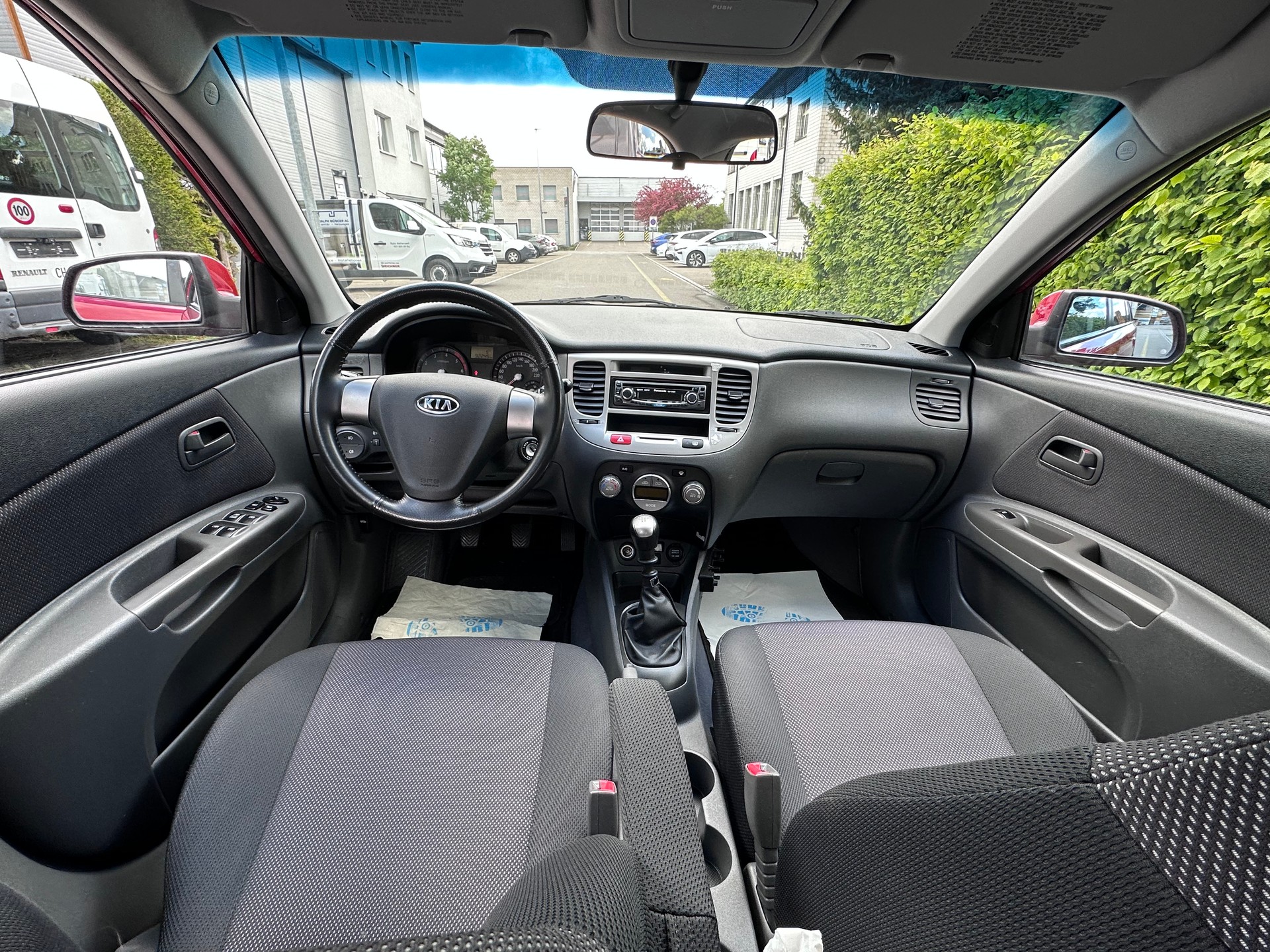 KIA Rio 1.5 CRDi Style-image-12