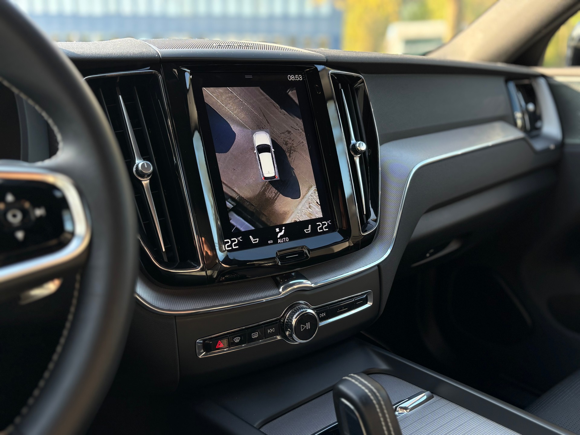 VOLVO XC60 2.0 T8 TE R-Design eAWD-image-14