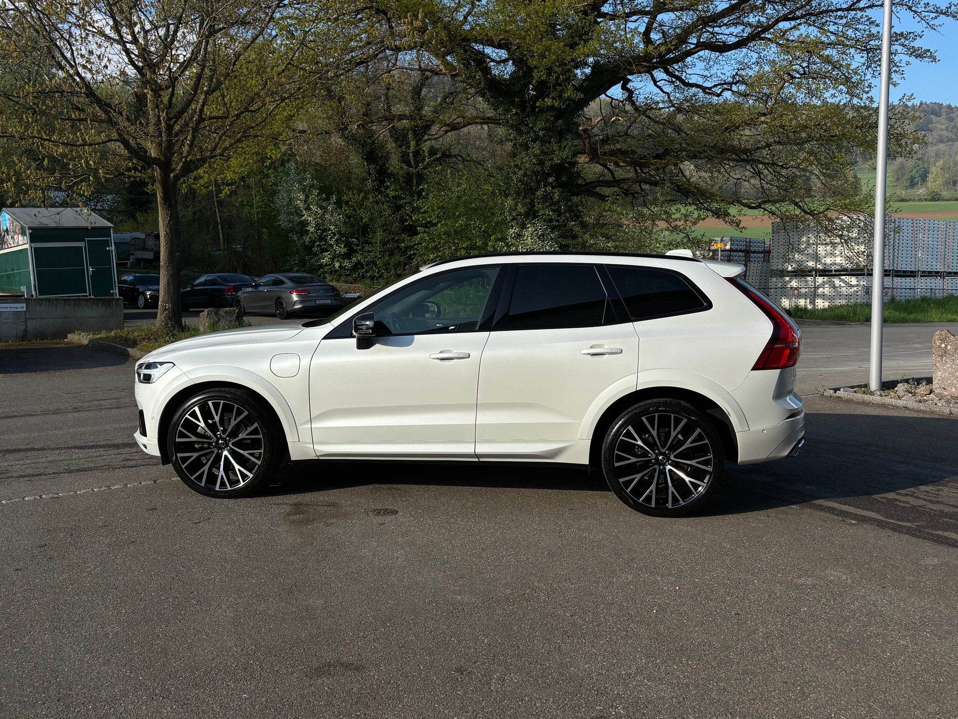 VOLVO XC60 2.0 T8 TE R-Design eAWD-image-4