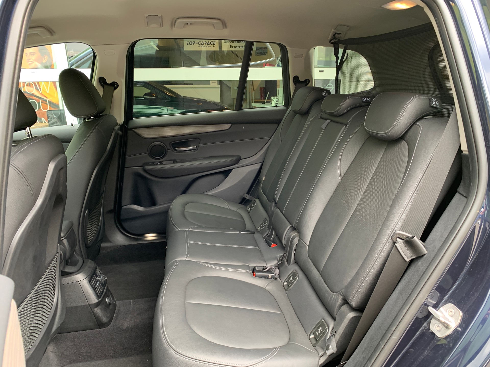 BMW 220d xDrive Gran Tourer Luxury Line Steptronic-image-16
