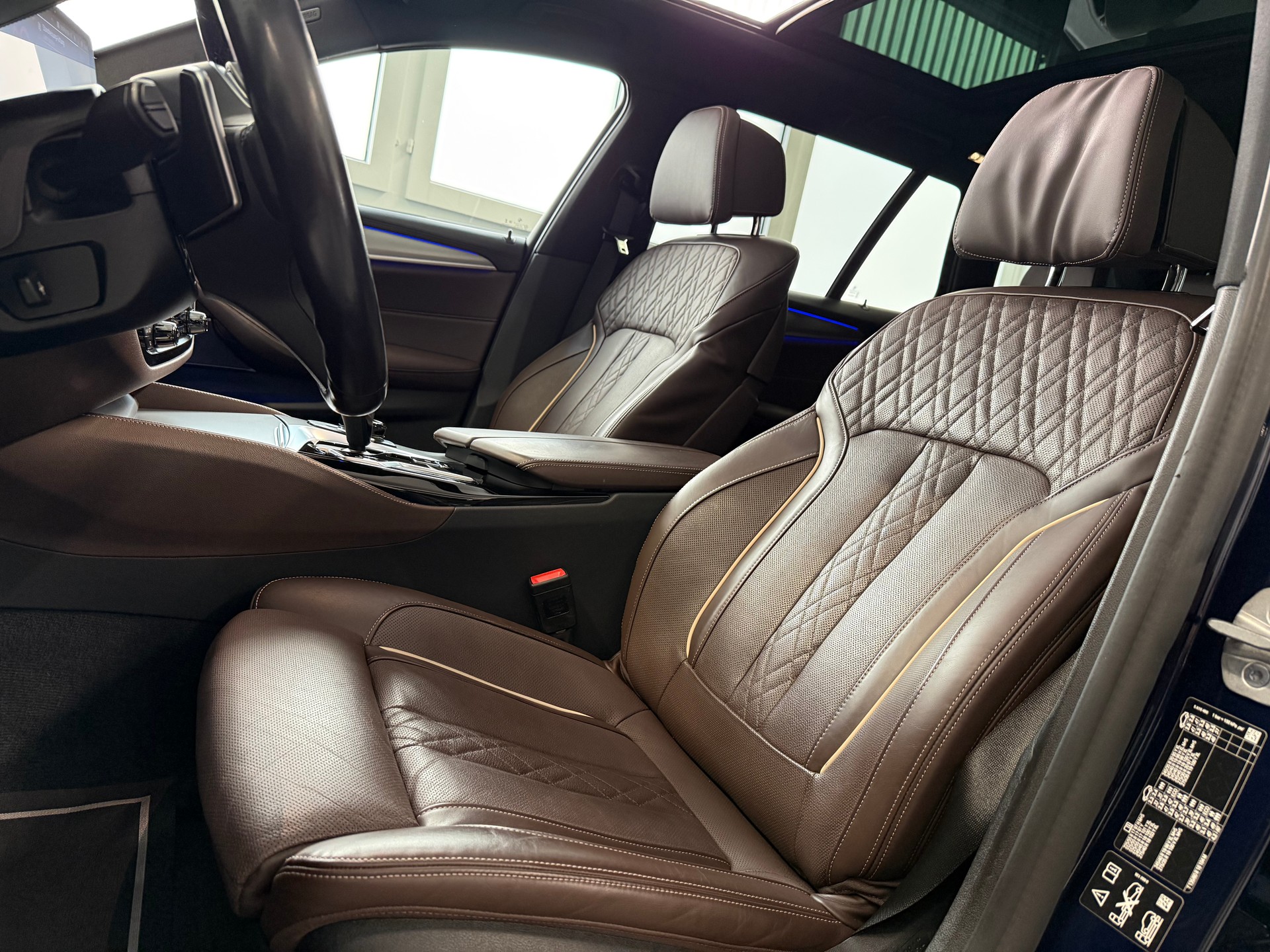 BMW 540d xDrive 48V Touring M Sport Steptronic-image-18