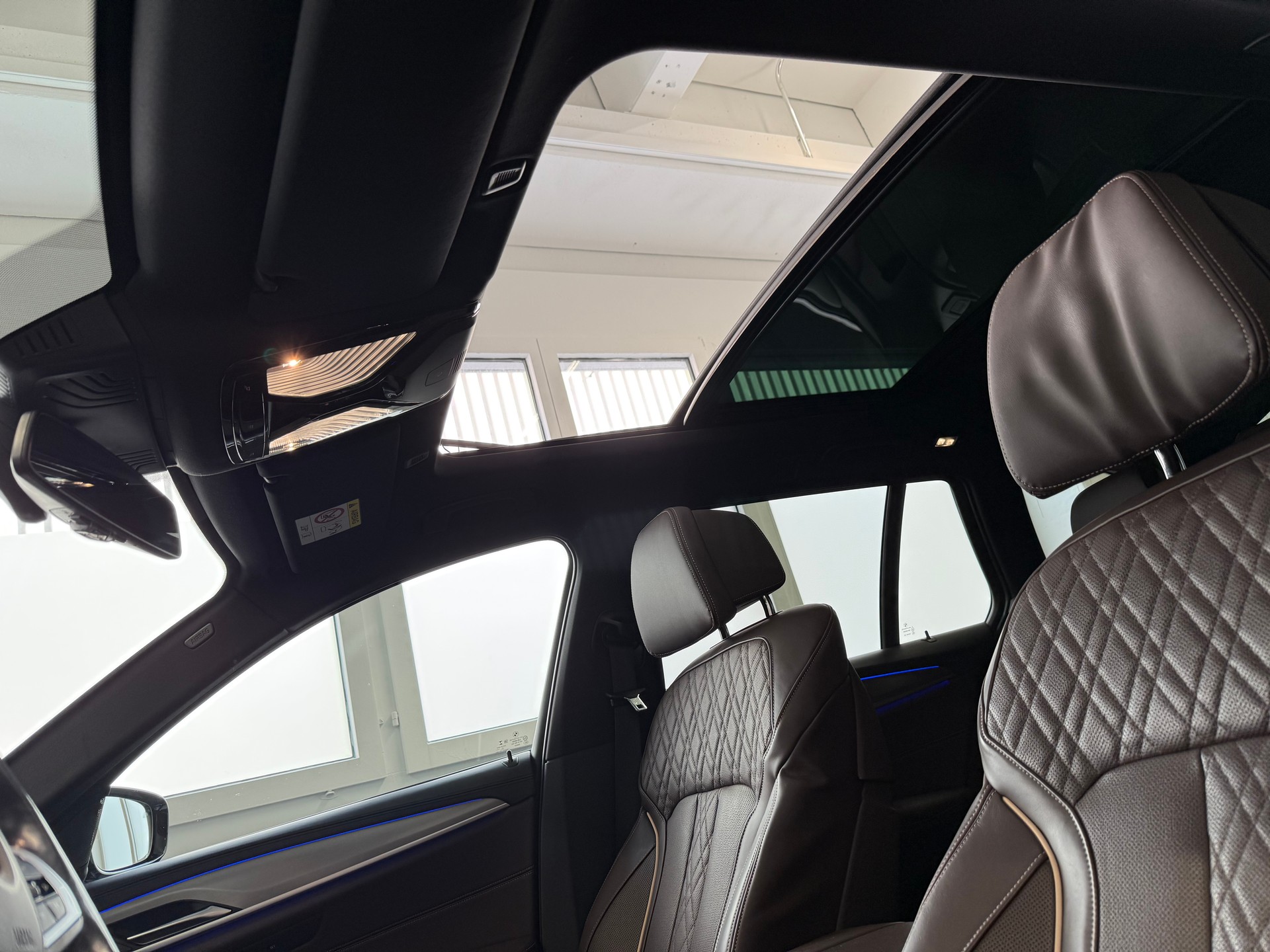 BMW 540d xDrive 48V Touring M Sport Steptronic-image-19