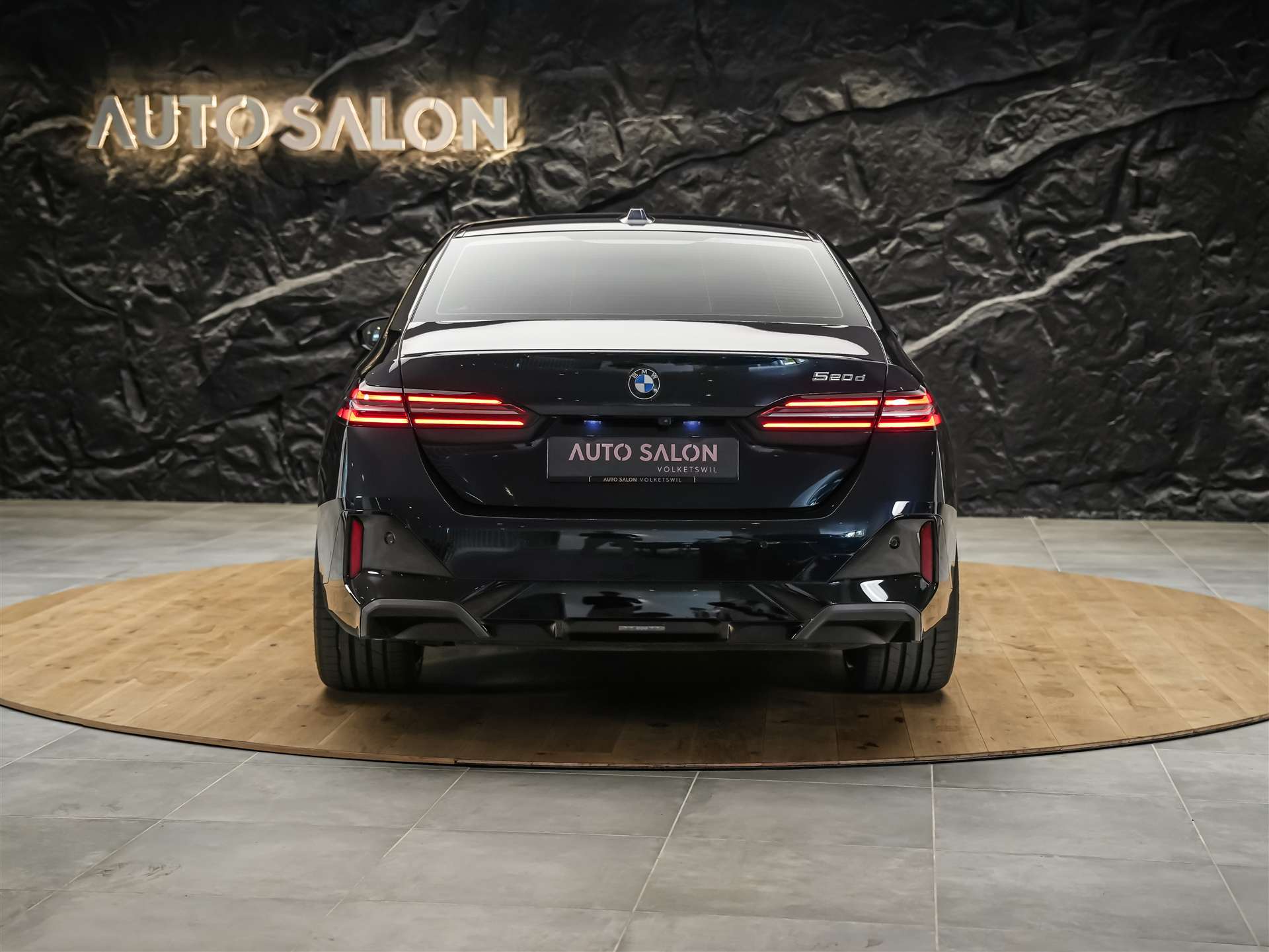 BMW 520d M Sport Steptronic *Werksgarantie*21" Felgen*Driving Assistent Plus*-image-4