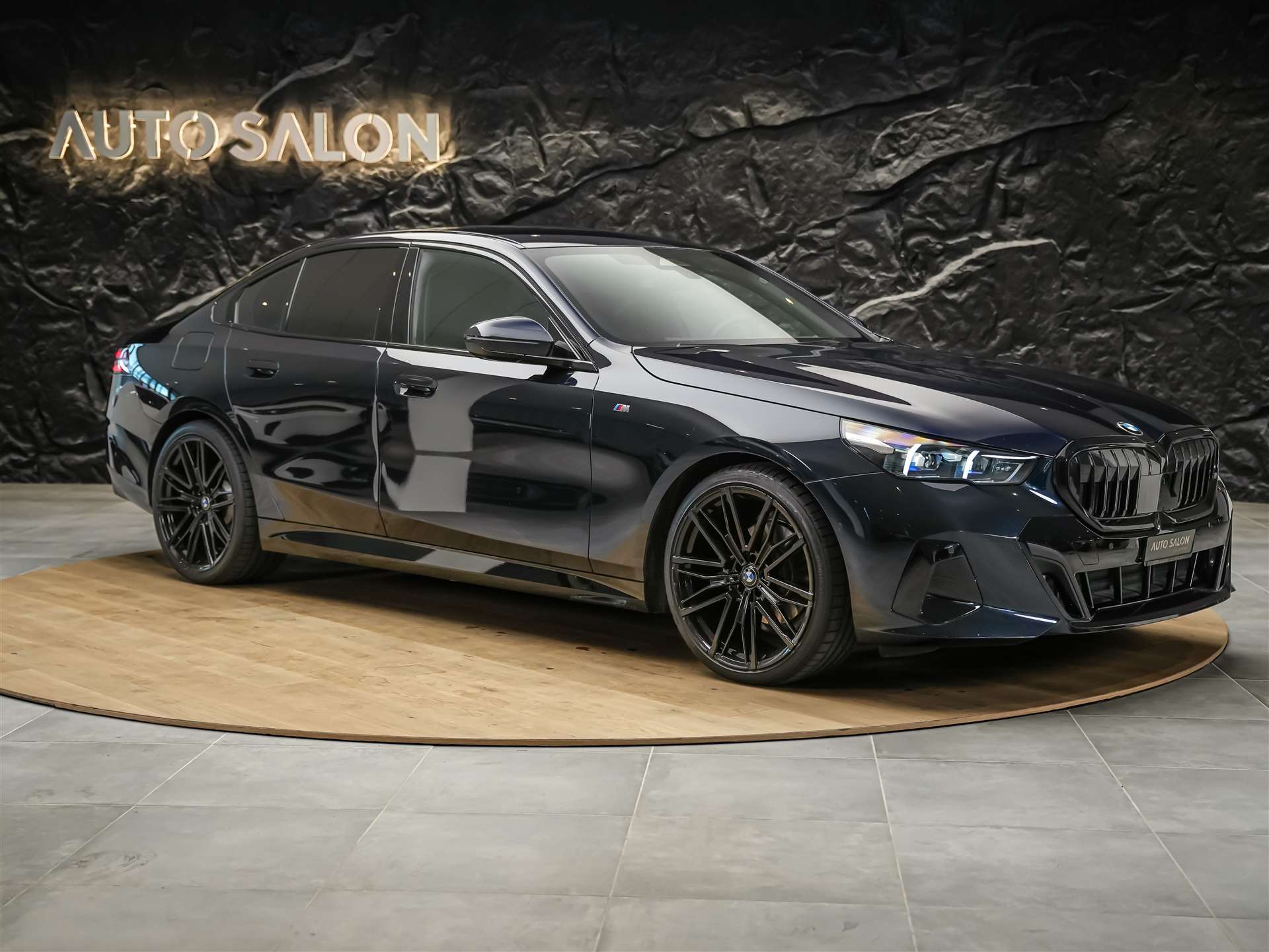 BMW 520d M Sport Steptronic *Werksgarantie*21" Felgen*Driving Assistent Plus*-image-6