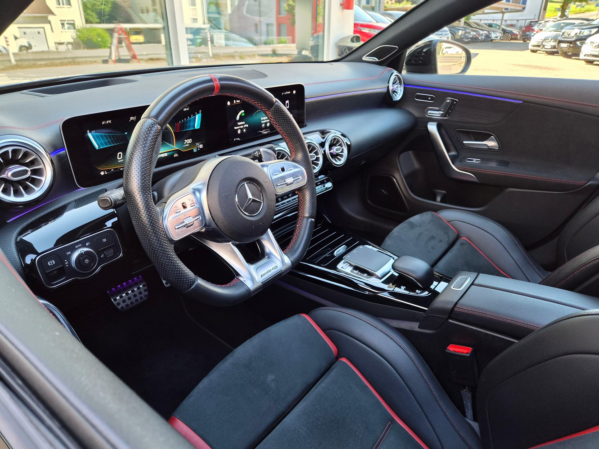 MERCEDES-BENZ CLA 35 AMG 4matic Shooting Brake-image-10