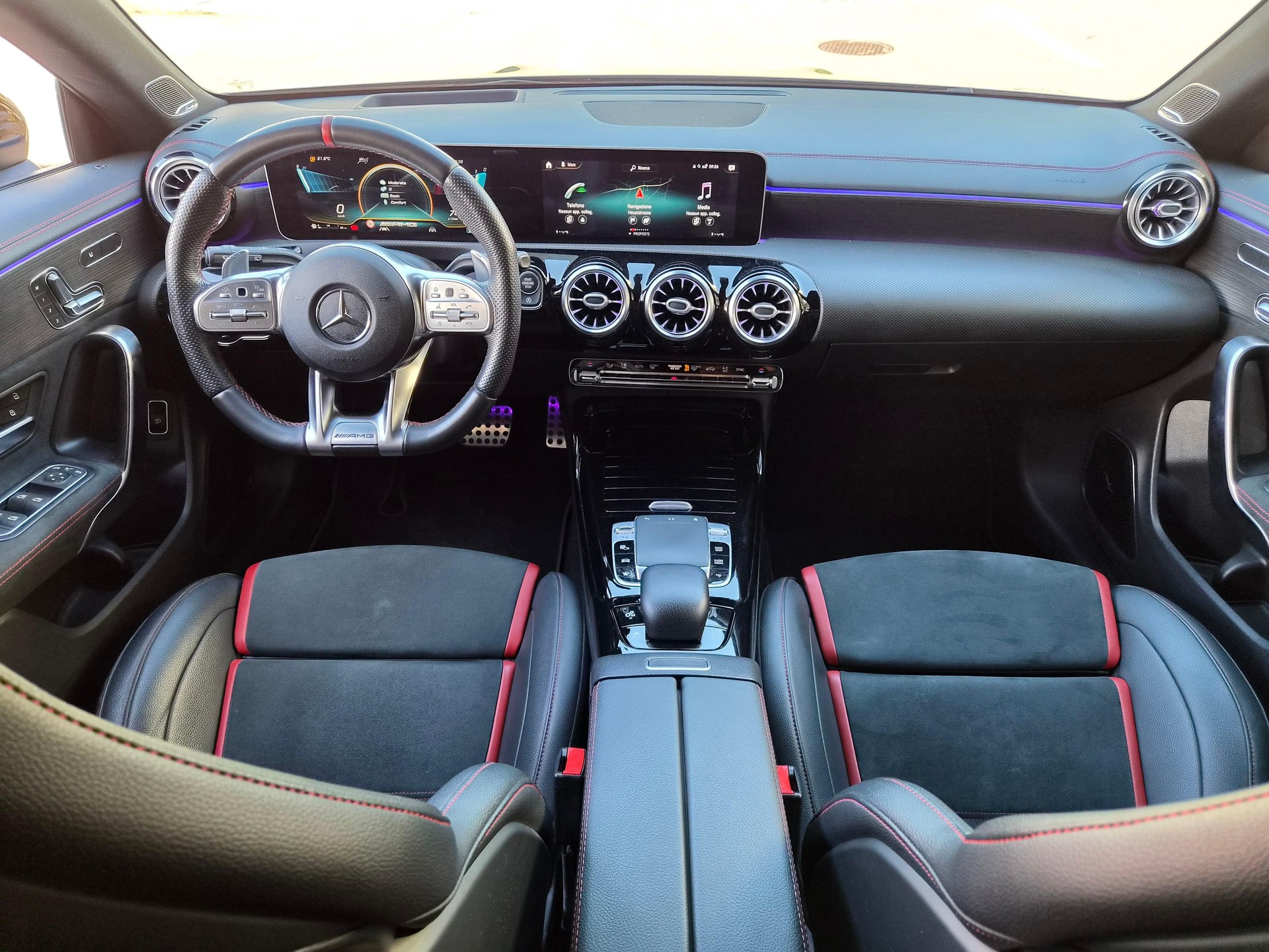 MERCEDES-BENZ CLA 35 AMG 4matic Shooting Brake-image-12
