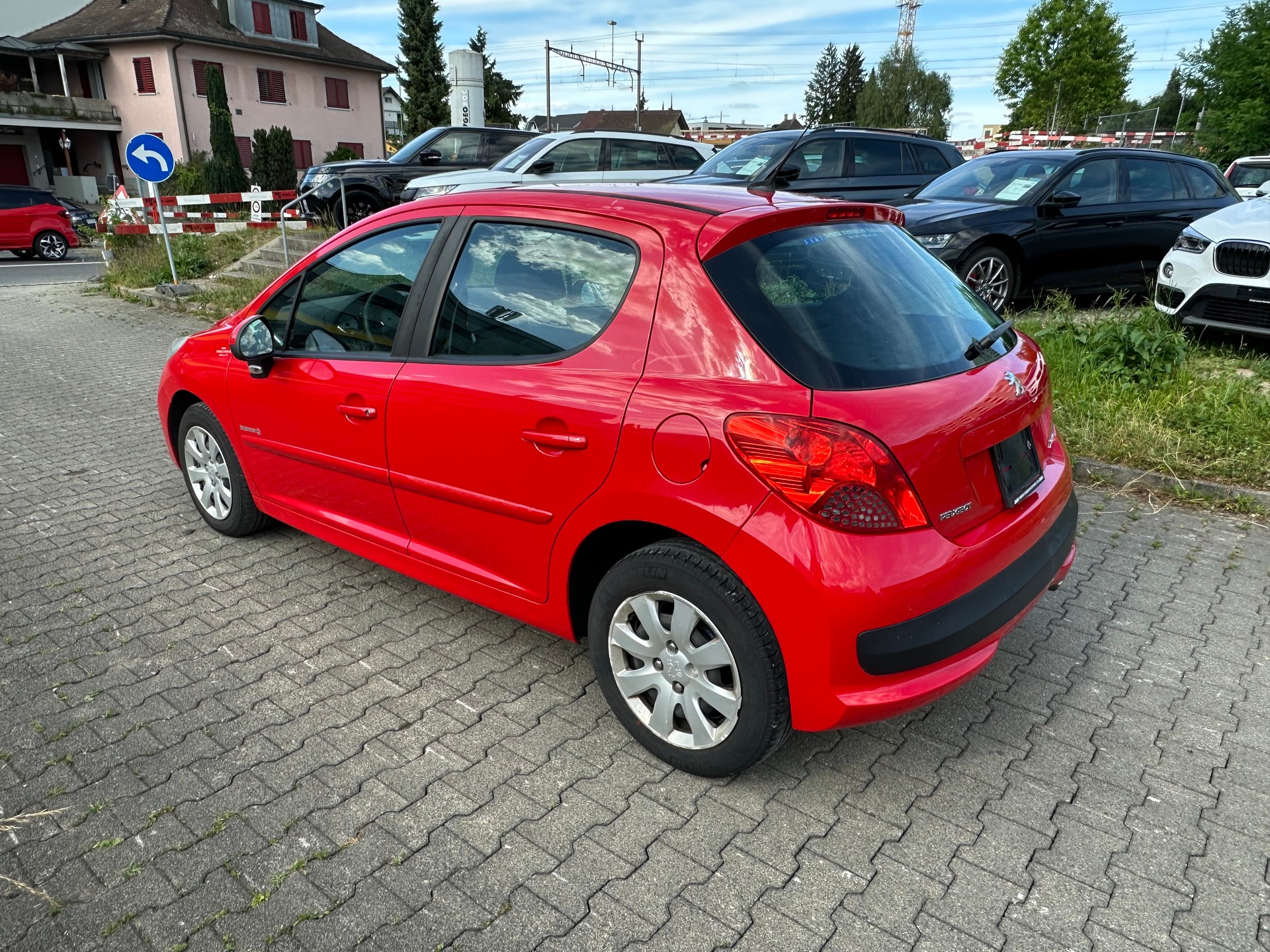 PEUGEOT 207 1.4 16V Trendy-image-2