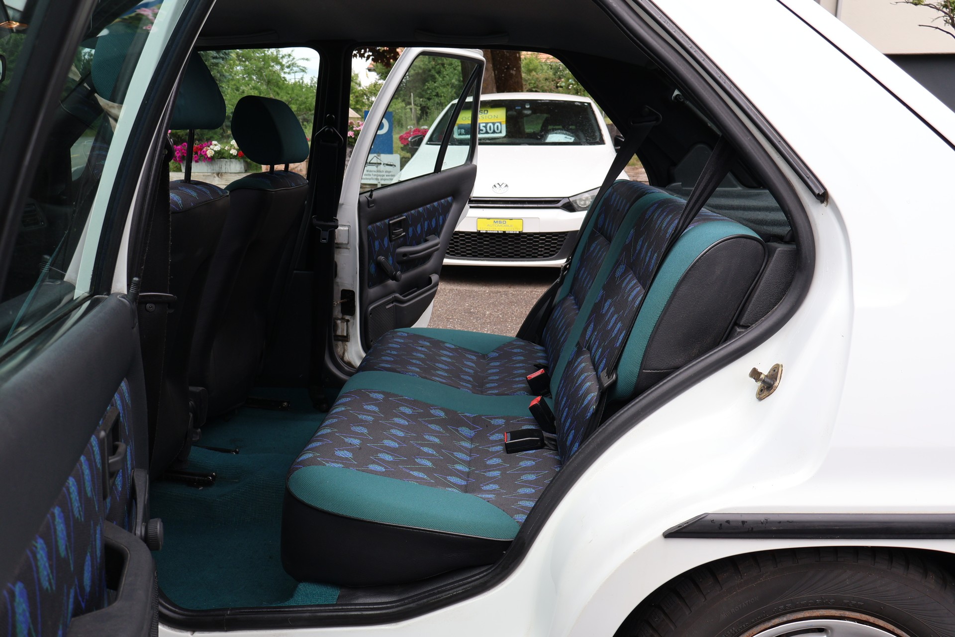 PEUGEOT 106 1.6 Automatic-image-12