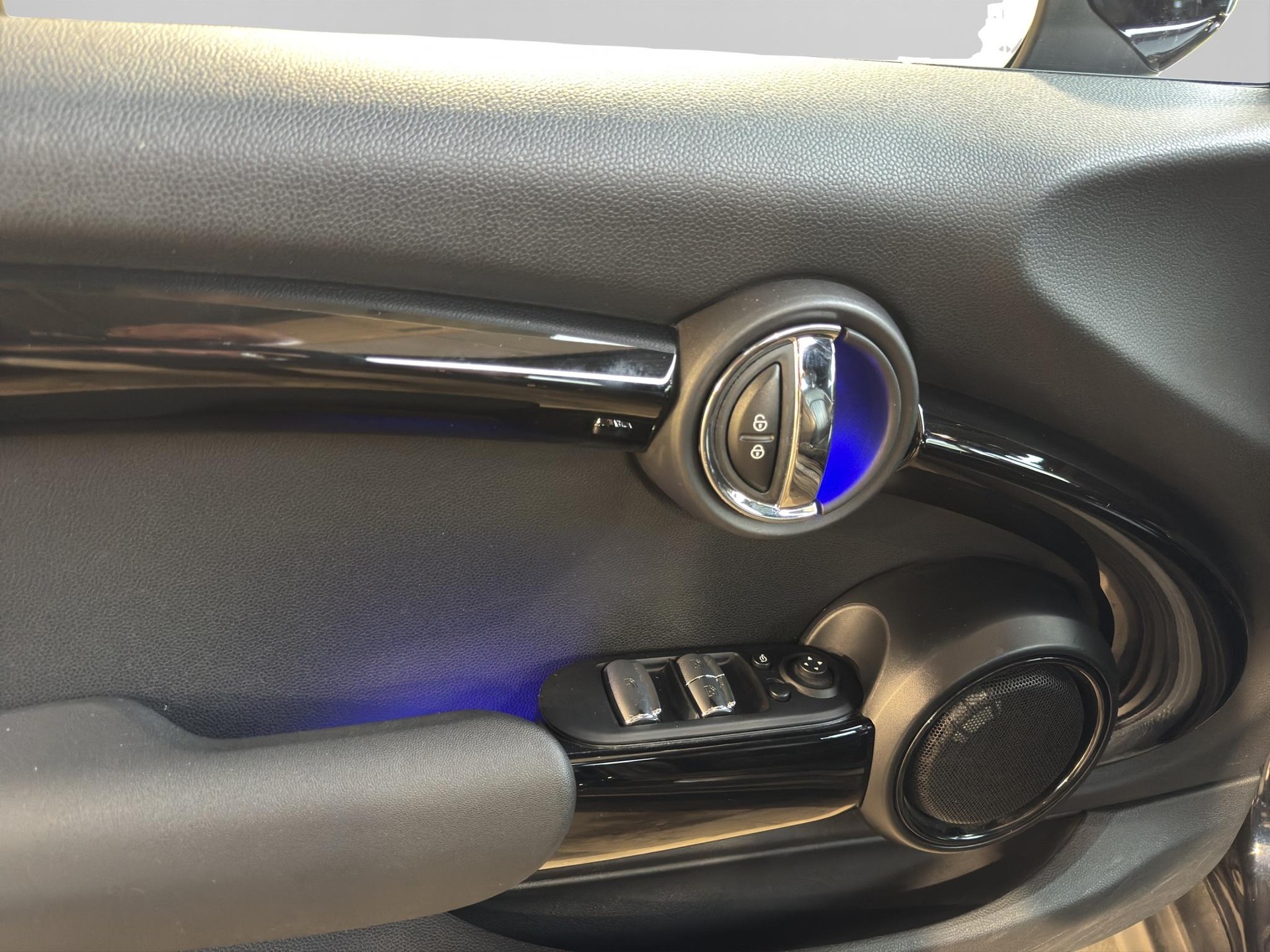 MINI Cooper S Cabrio "Handschalter"-image-12