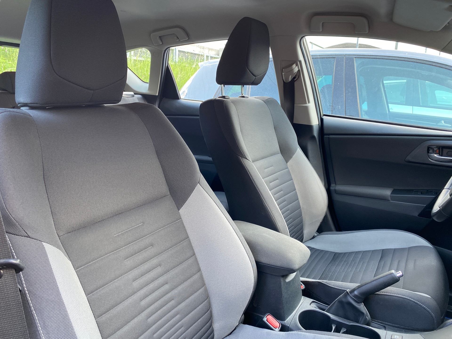 TOYOTA Auris 1.8 HSD Trend-image-13