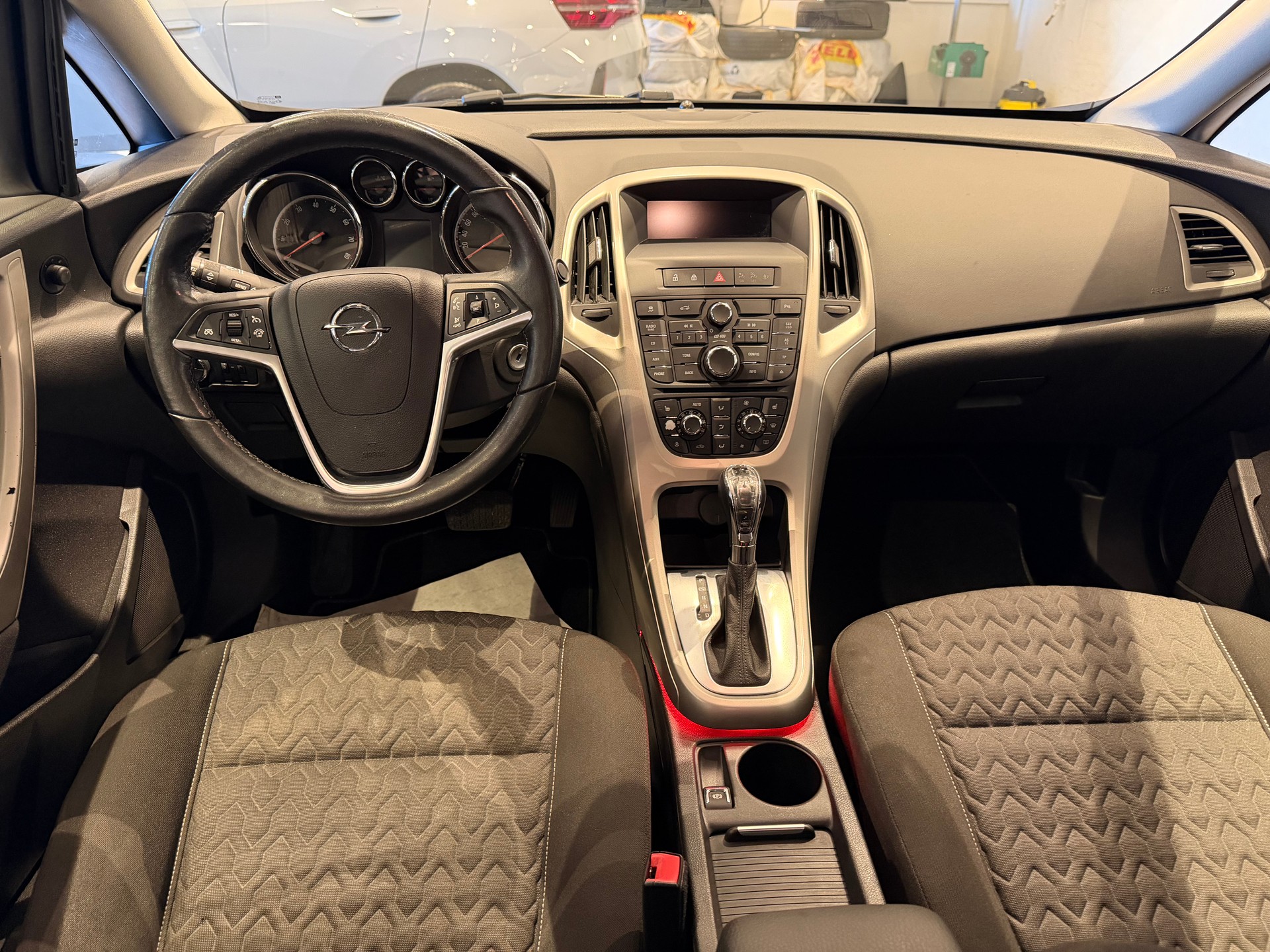 OPEL Astra 1.4 T 140 eTEC Cosmo-image-8
