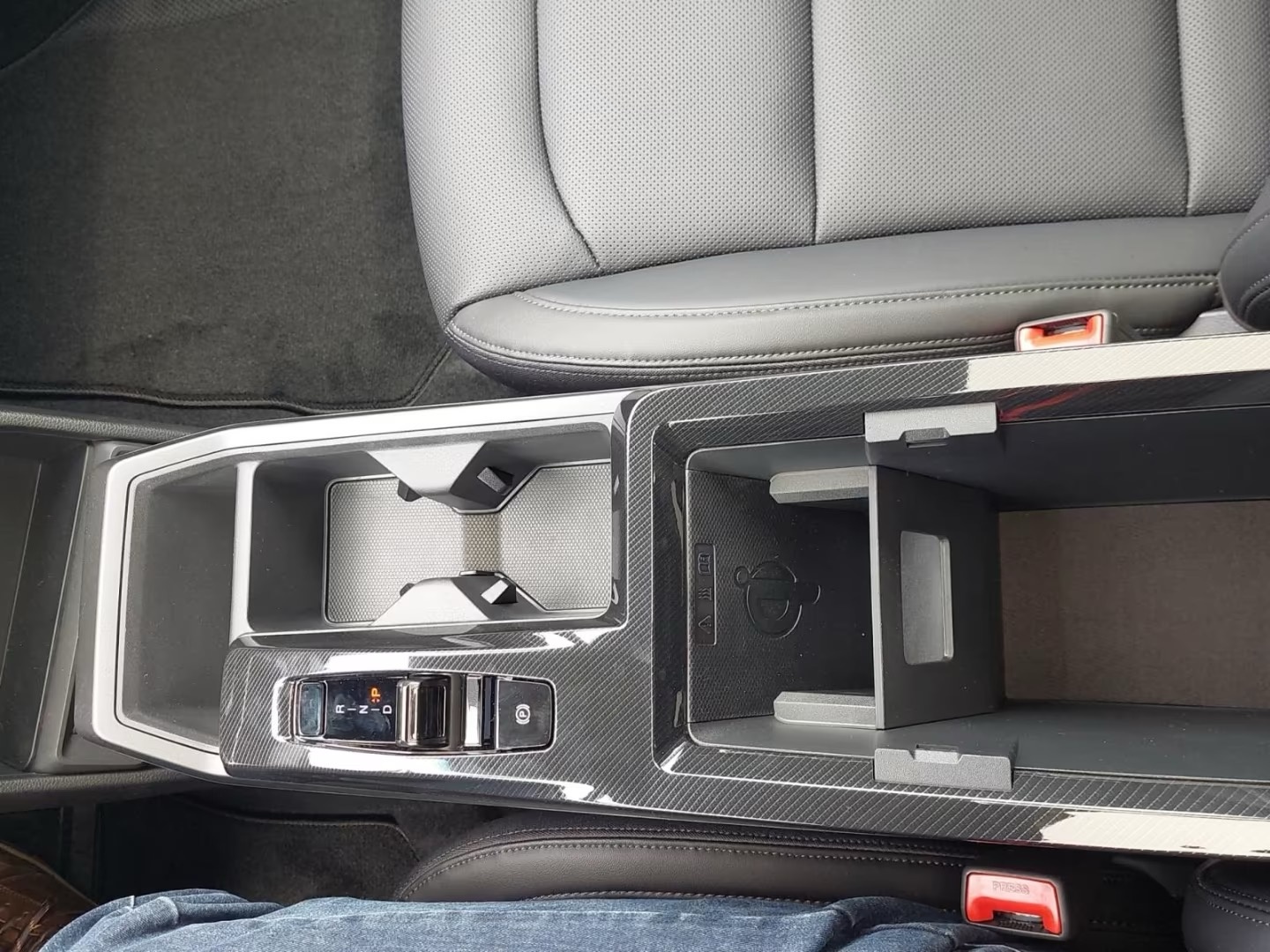 KGM-SsangYong Musso 80,6 kWh Blackline 4WD-image-15
