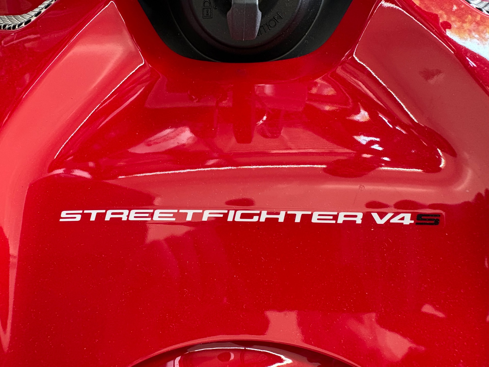 DUCATI Streetfighter V4 S-image-1