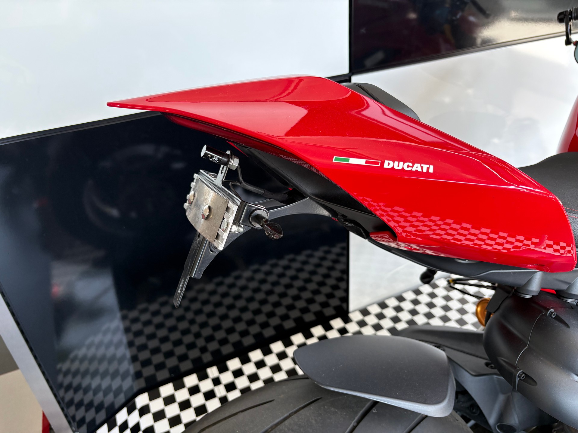 DUCATI Streetfighter V4 S-image-4