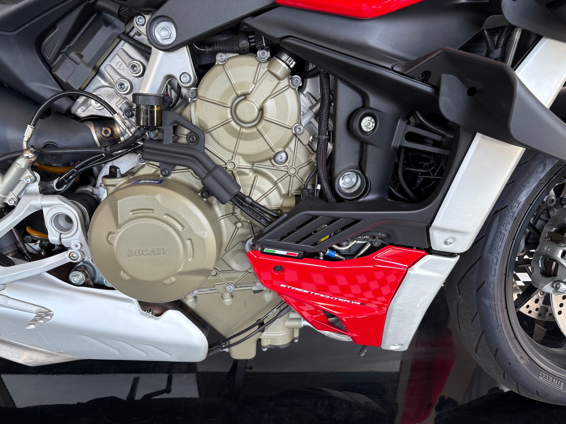 DUCATI Streetfighter V4 S-image-2
