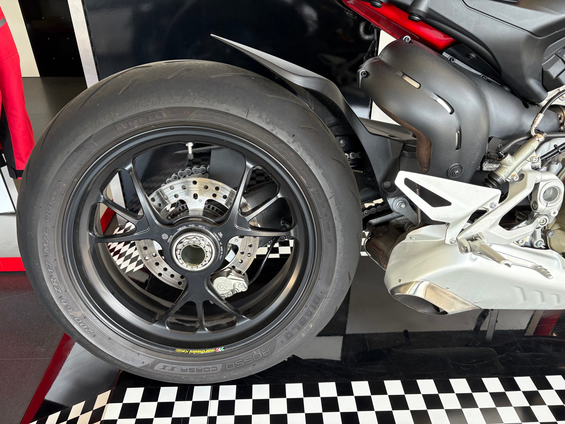 DUCATI Streetfighter V4 S-image-3