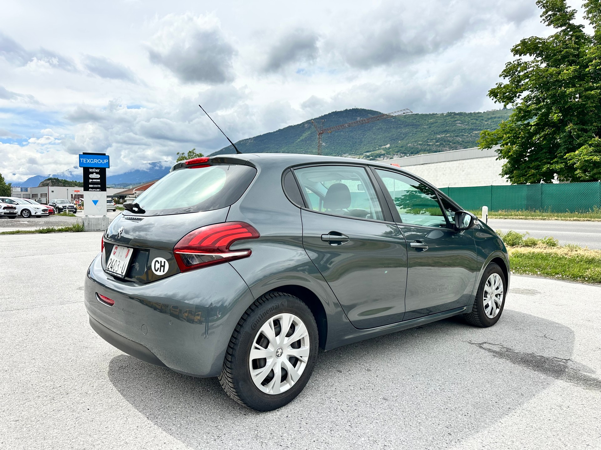 PEUGEOT 208 1.2 PureTech Active-image-3