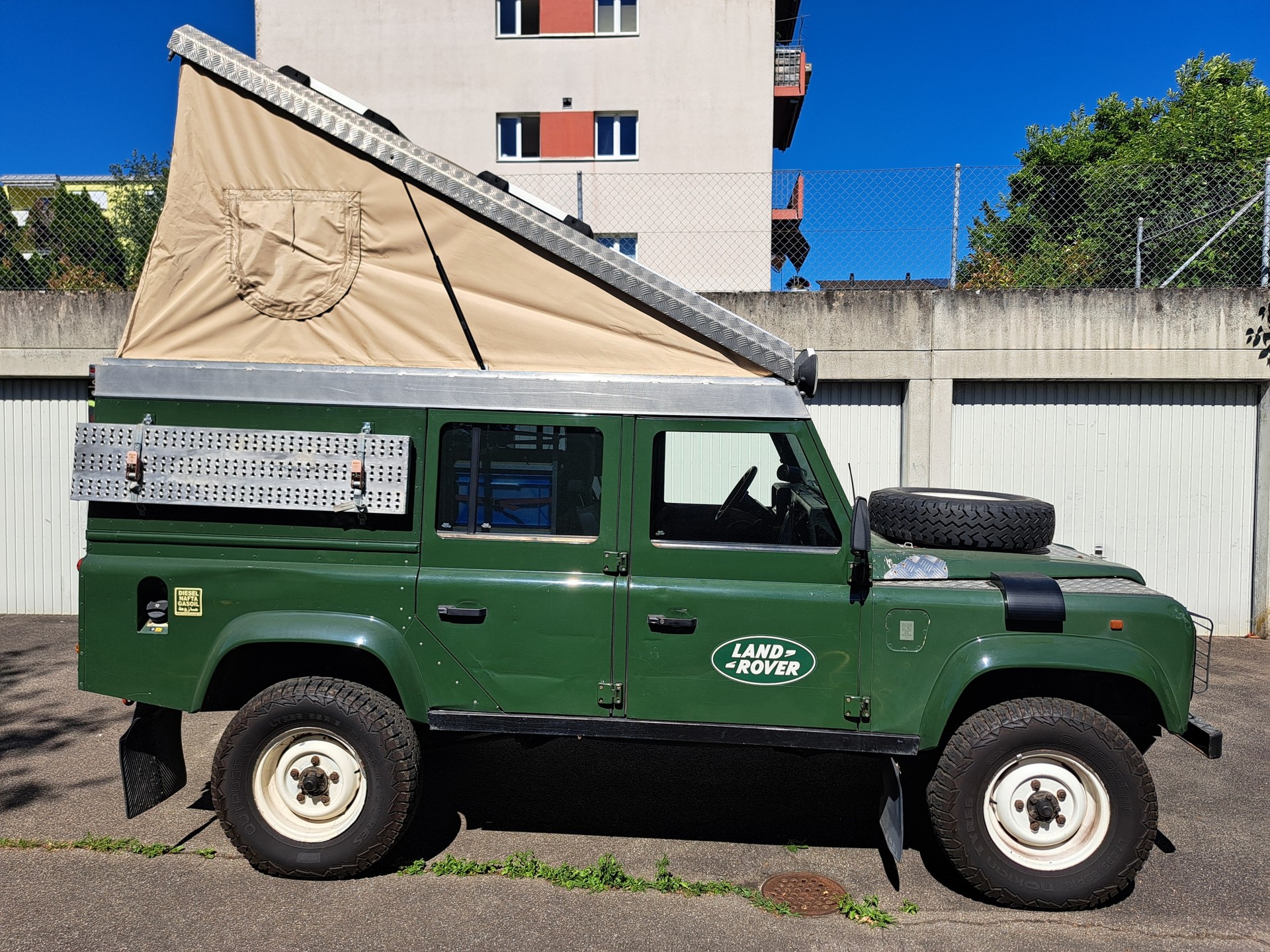 LAND ROVER 110 CSW-showroom-element-2