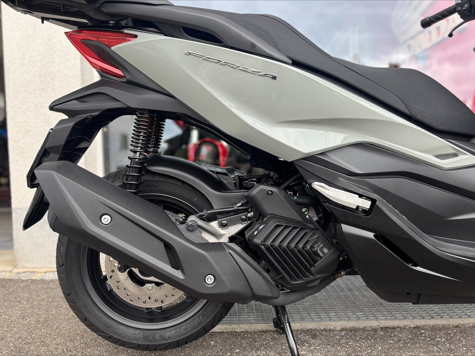 HONDA Forza 125 Smart TopBox-image-6