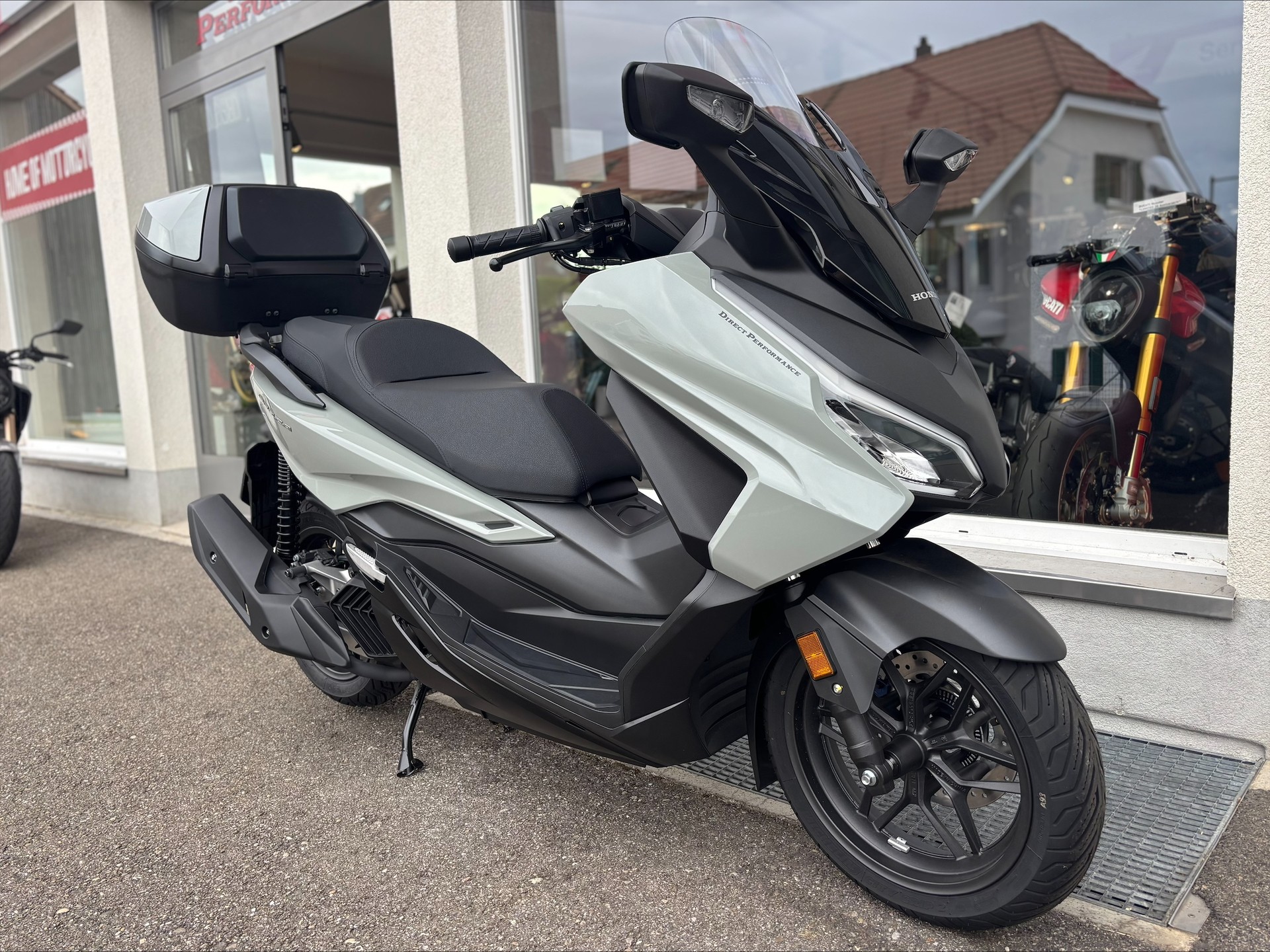 HONDA Forza 125 Smart TopBox-image-10