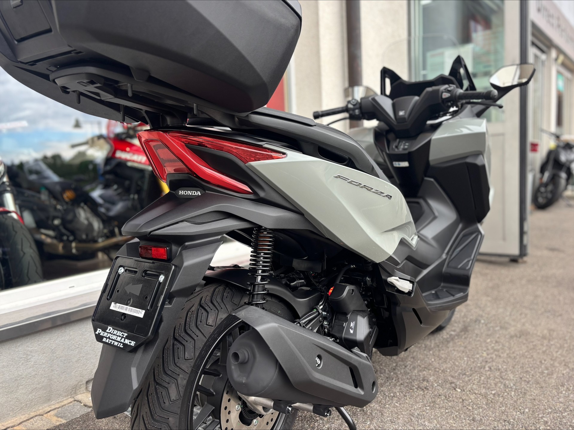 HONDA Forza 125 Smart TopBox-image-7