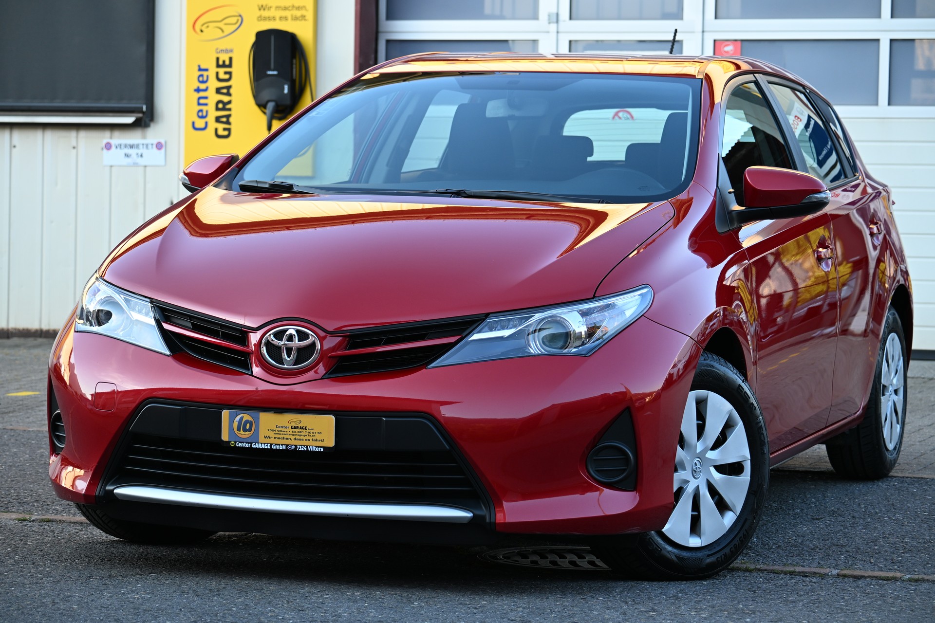 TOYOTA Auris 1.6 Terra-showroom-element-1