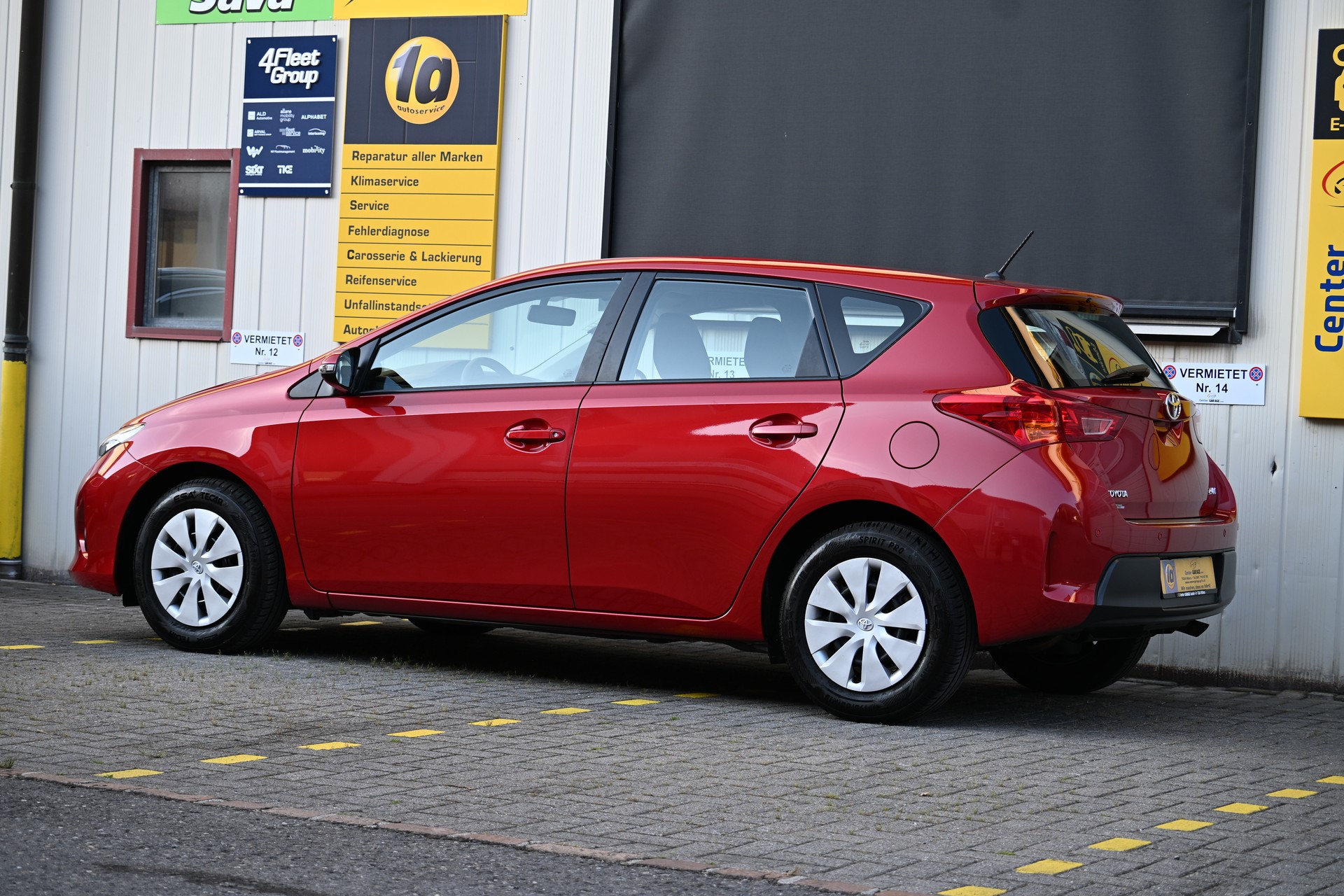 TOYOTA Auris 1.6 Terra-image-5