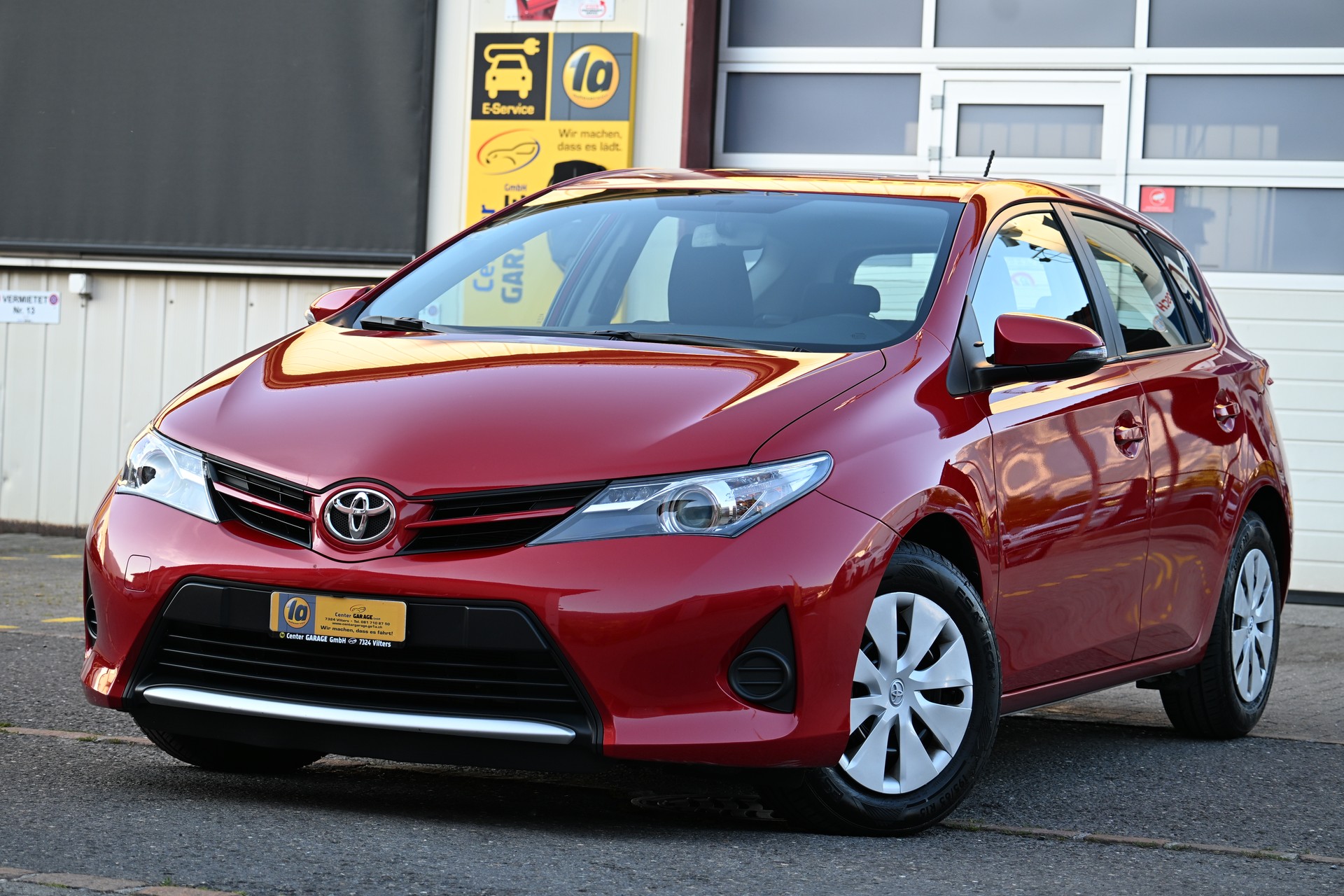 TOYOTA Auris 1.6 Terra-showroom-element-2