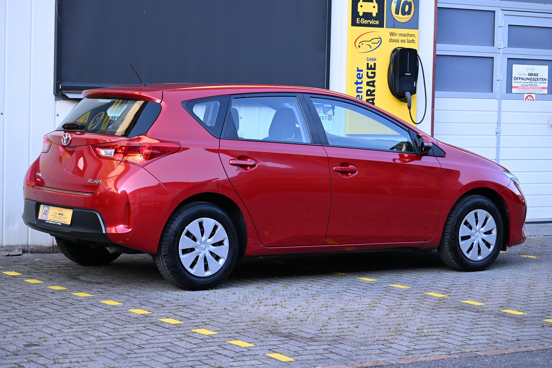 TOYOTA Auris 1.6 Terra-image-6
