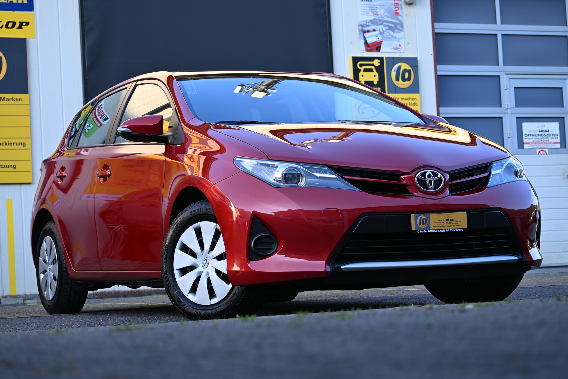 TOYOTA Auris 1.6 Terra-showroom-element-3