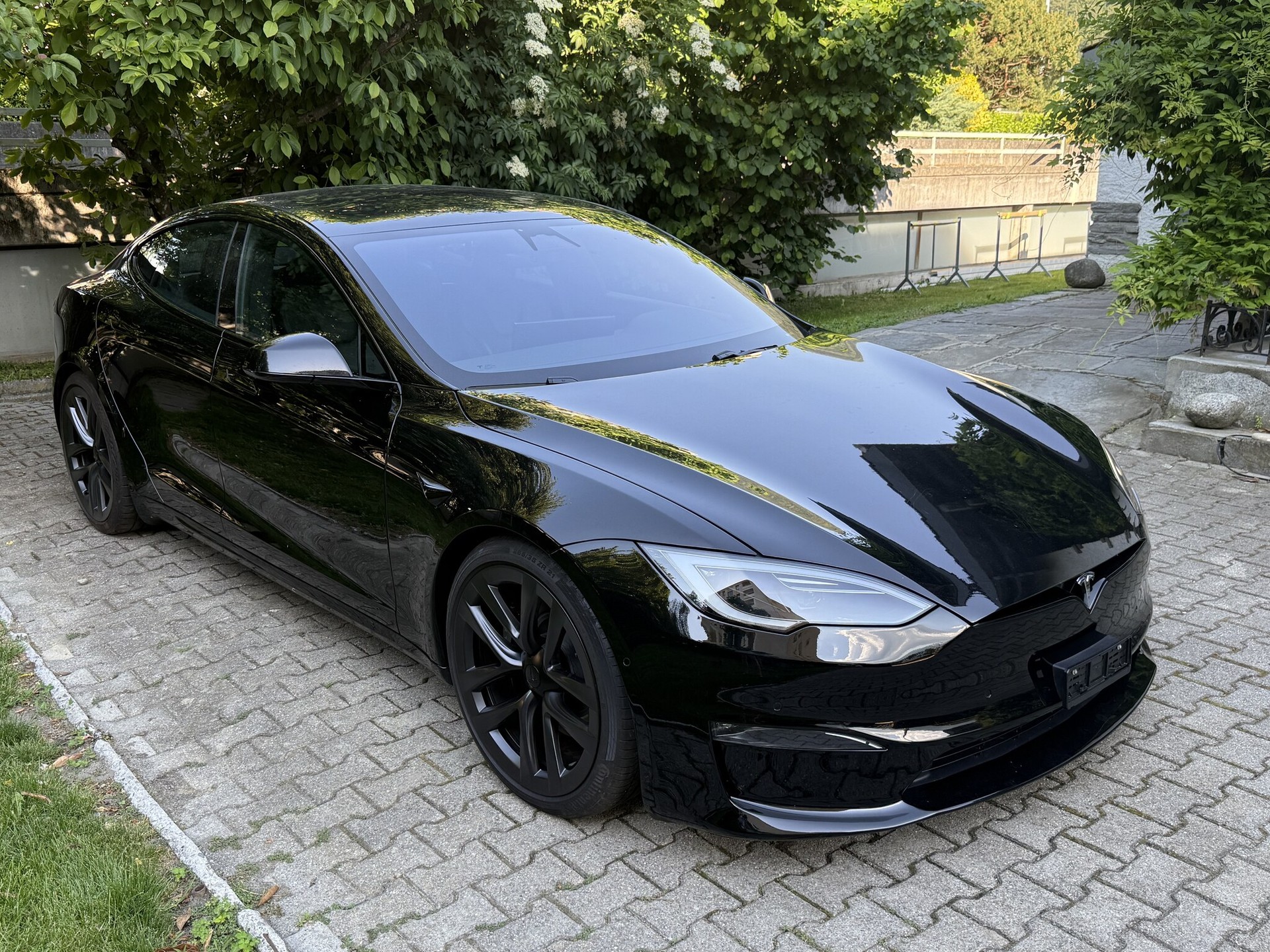 TESLA Plaid