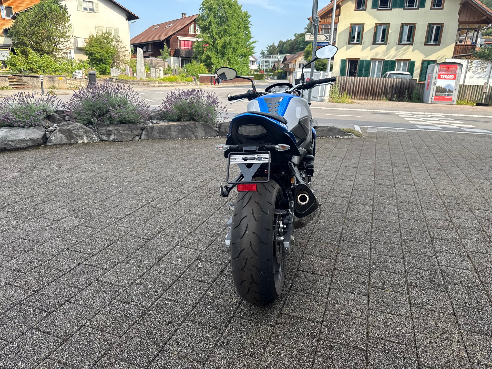 SUZUKI GSR 750 ABS-image-3