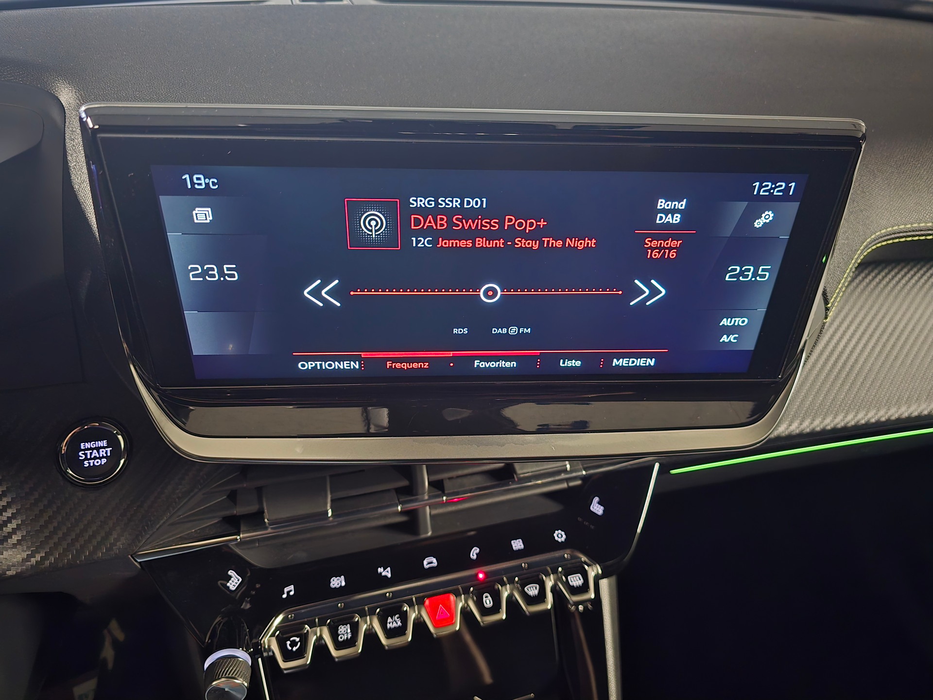 PEUGEOT 2008 1.5 BlueHDi GT Pack EAT8 CH-Fahrzeug-image-14