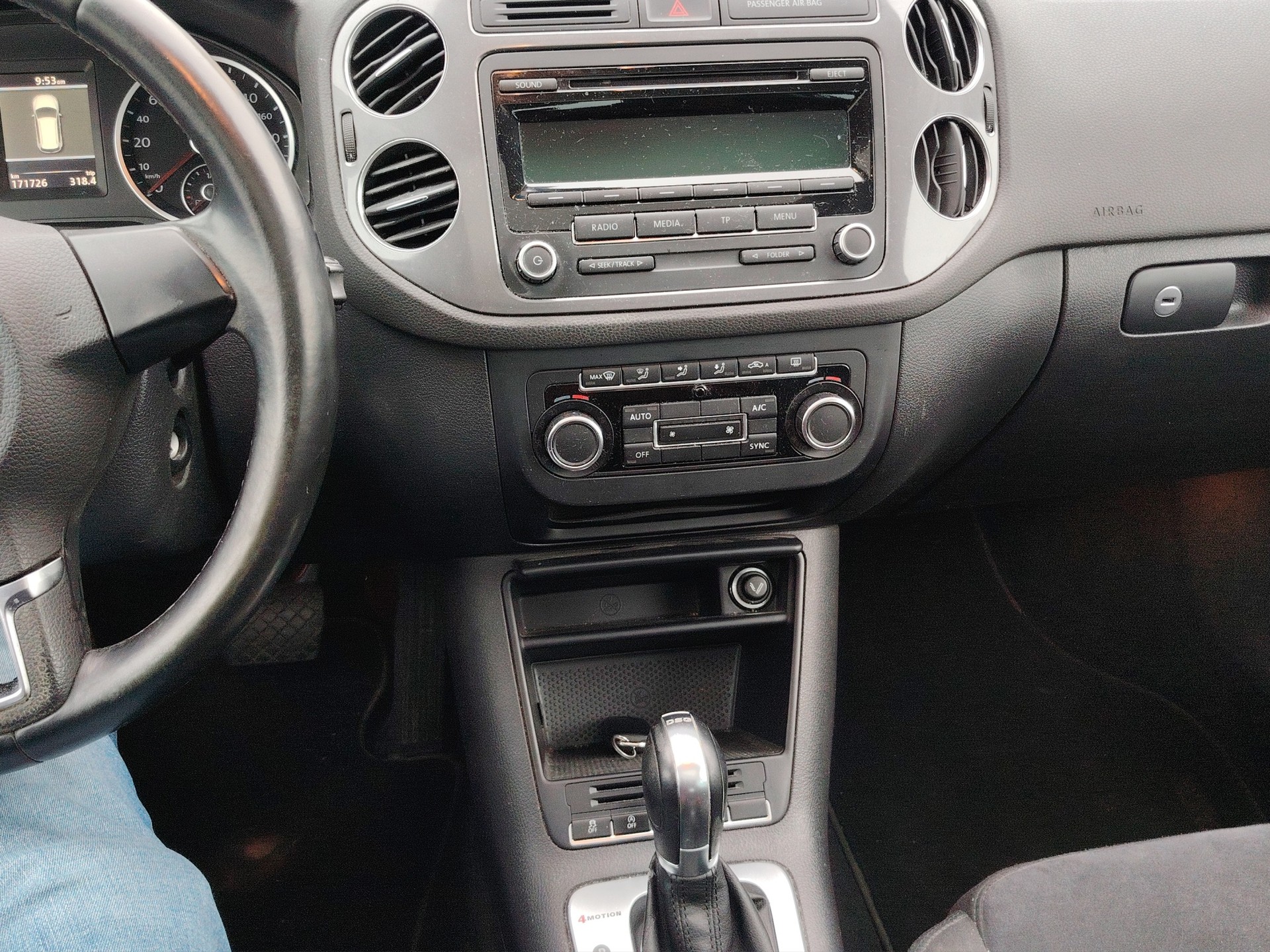 VW Tiguan 2.0 TDI BlueMotion Trend&Fun 4Motion DSG-image-10