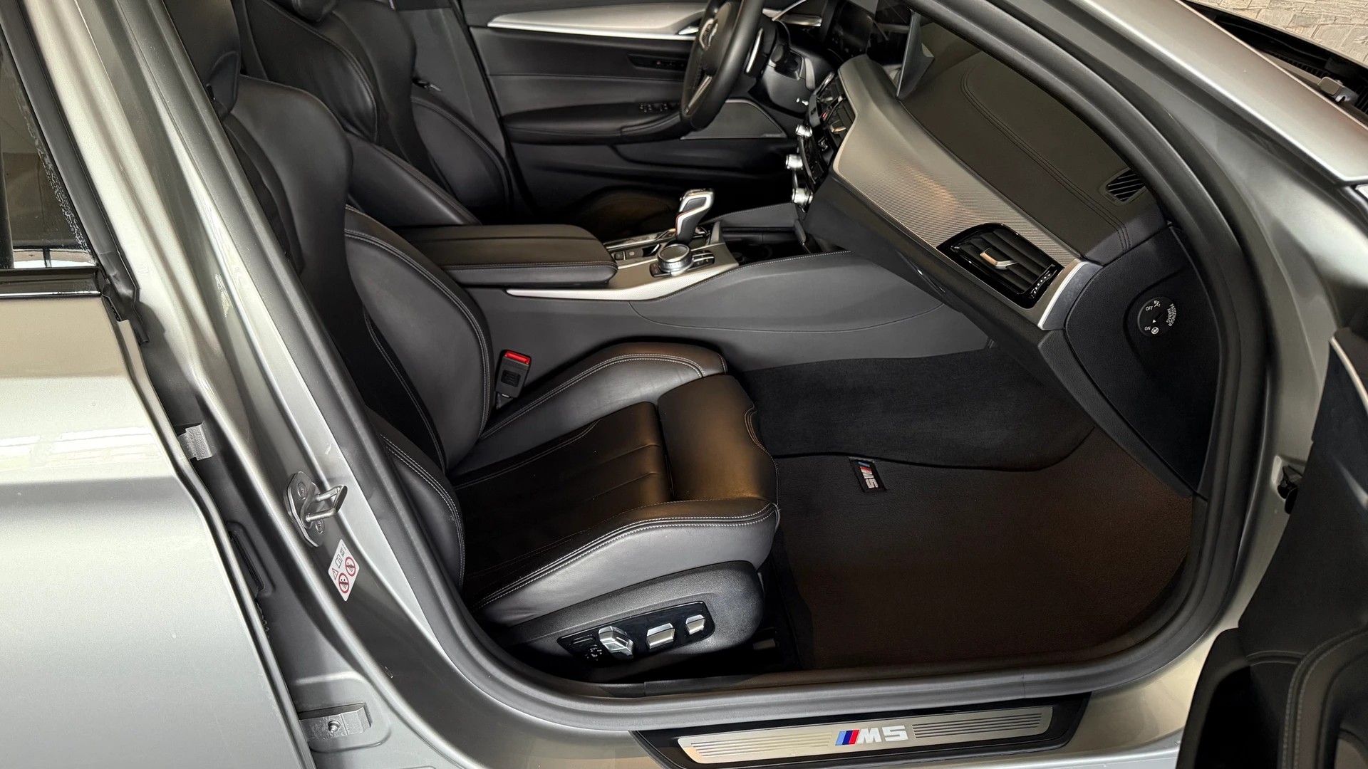 BMW M5 xDrive Competition Modelljahr 2020-image-18