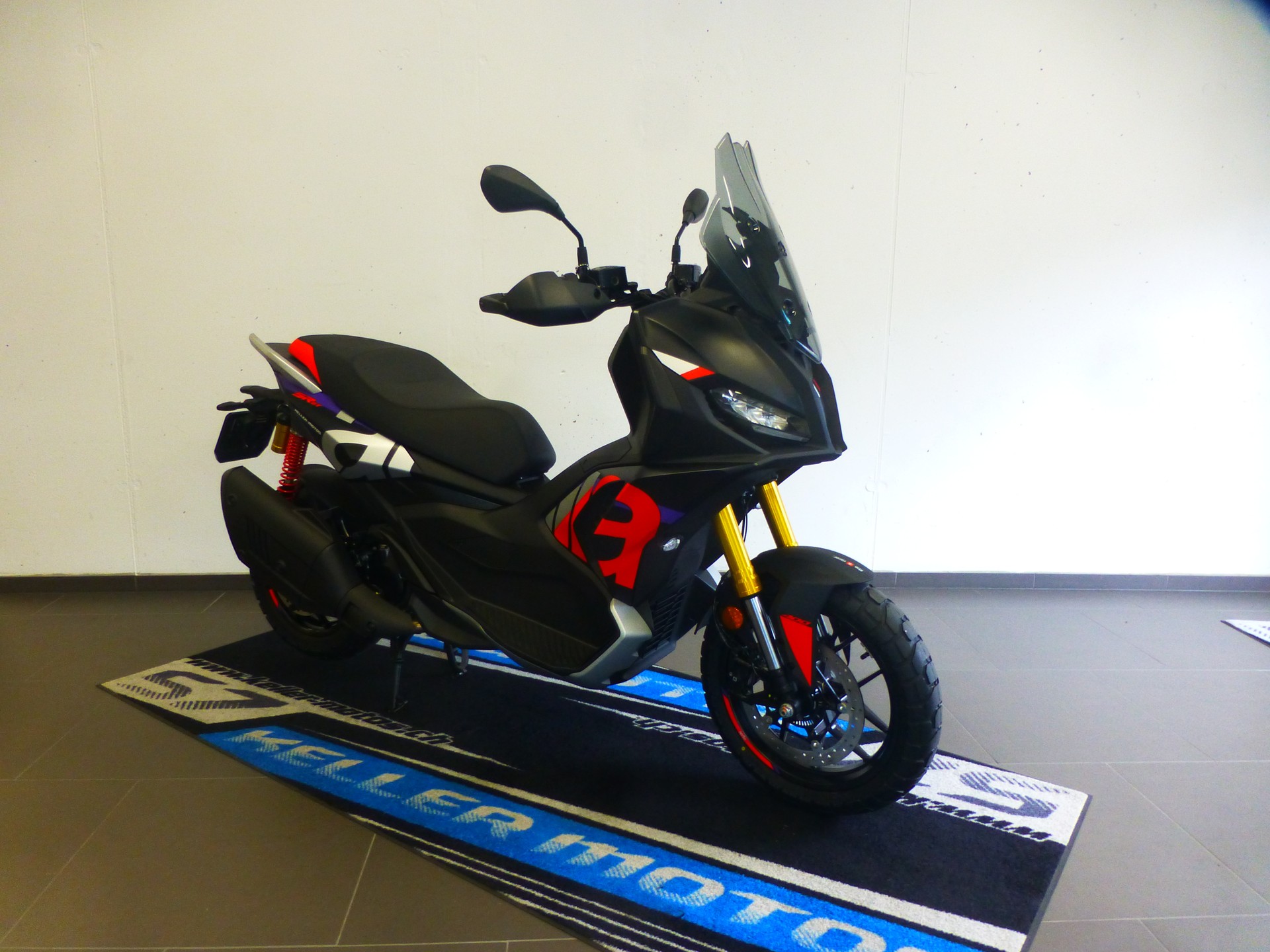 APRILIA SR 400 GT Replica-image-2