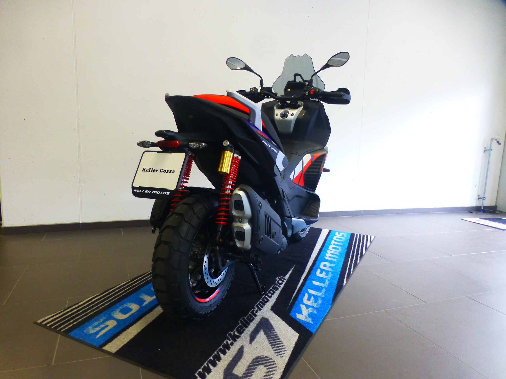 APRILIA SR 400 GT Replica-image-12