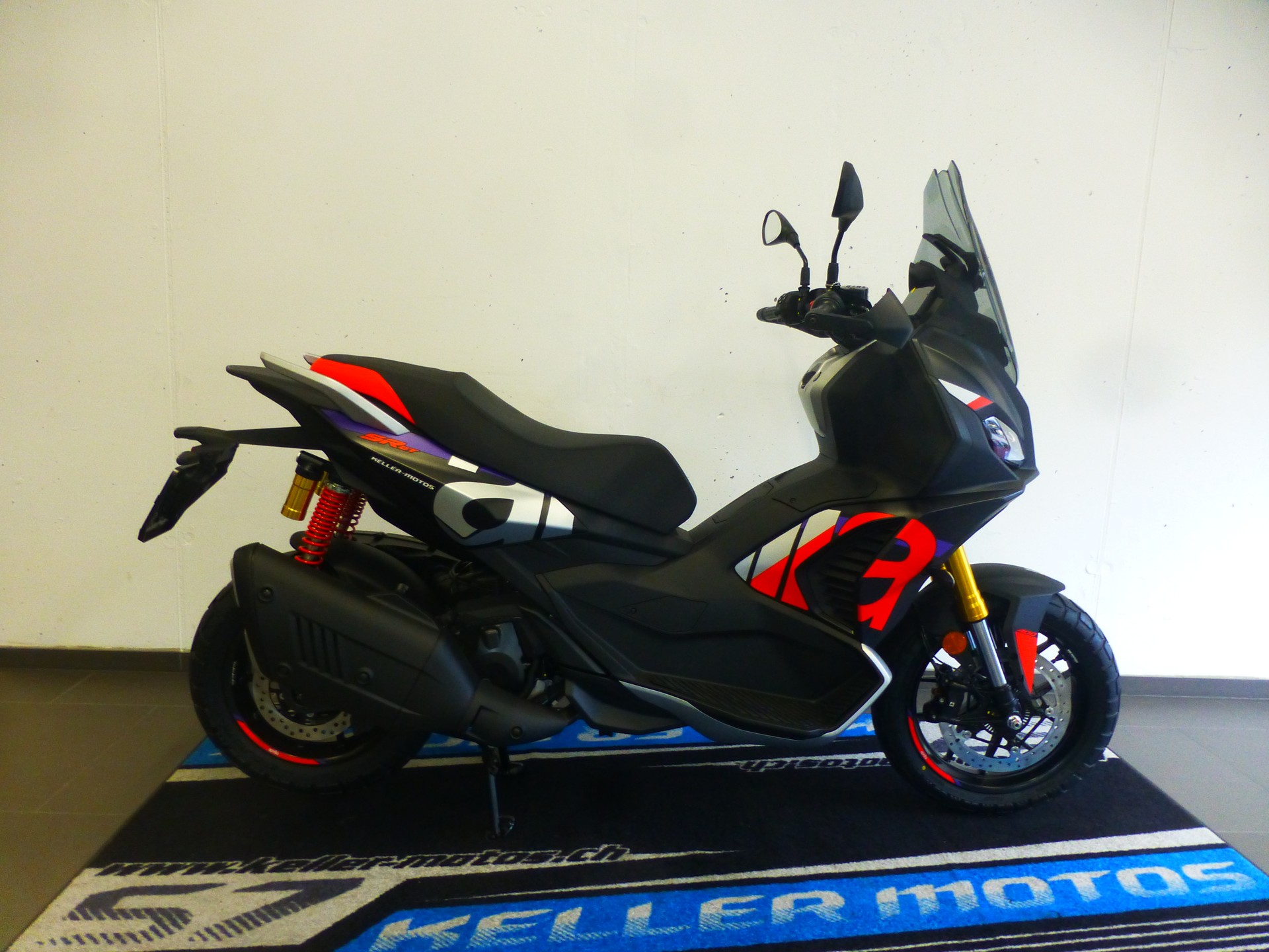 APRILIA SR 400 GT Replica-image-0