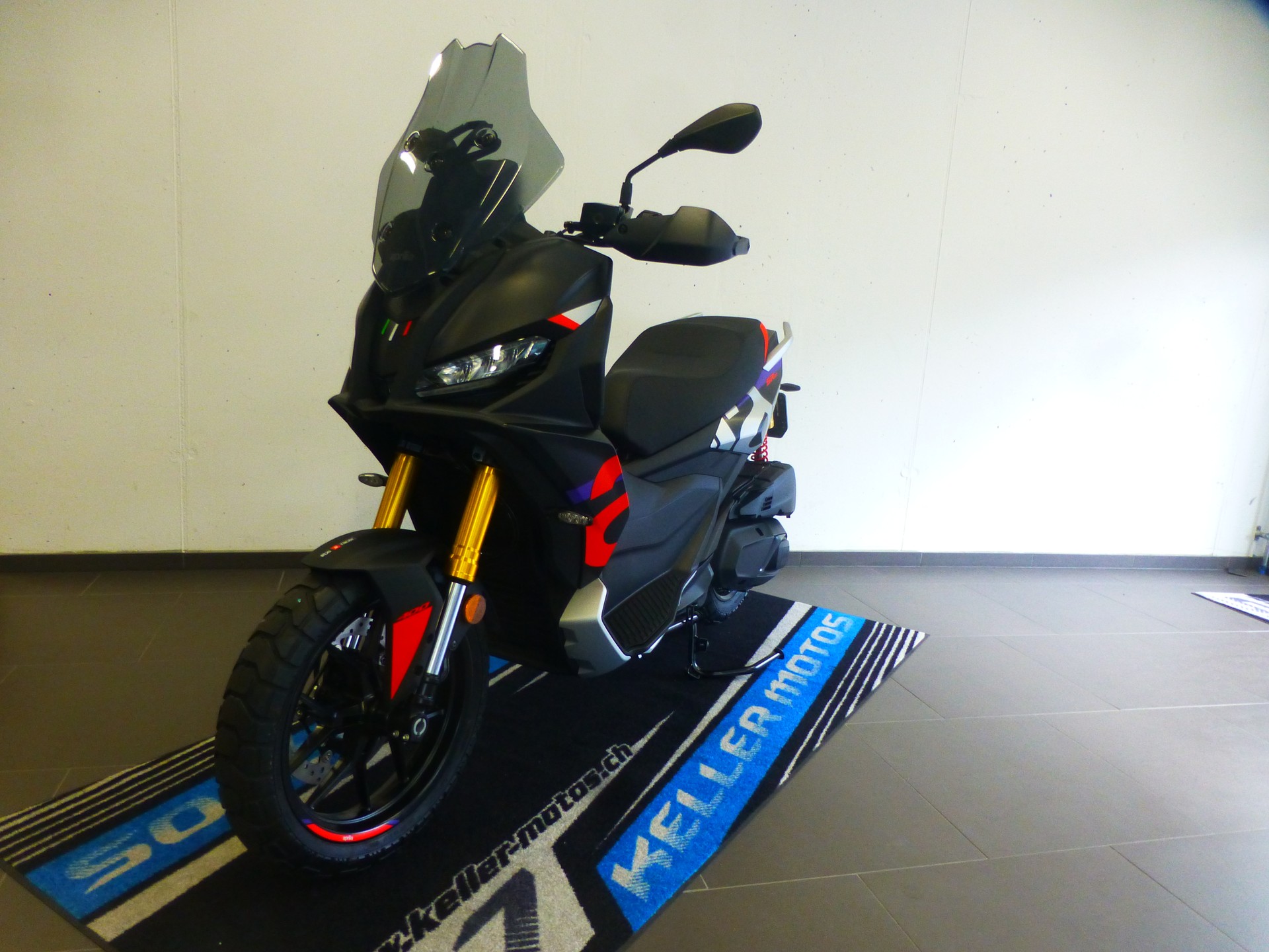 APRILIA SR 400 GT Replica-image-15
