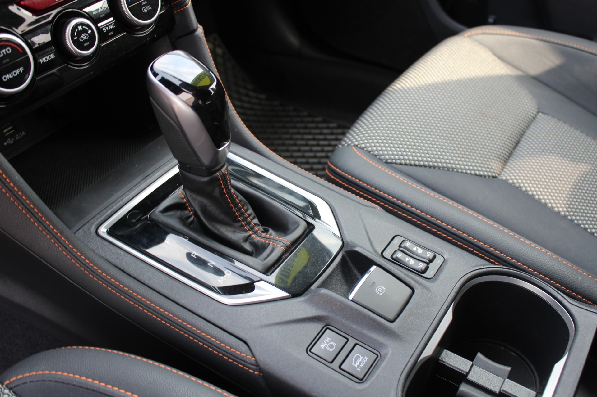 SUBARU XV 2.0i e-Boxer Swiss Plus-image-8