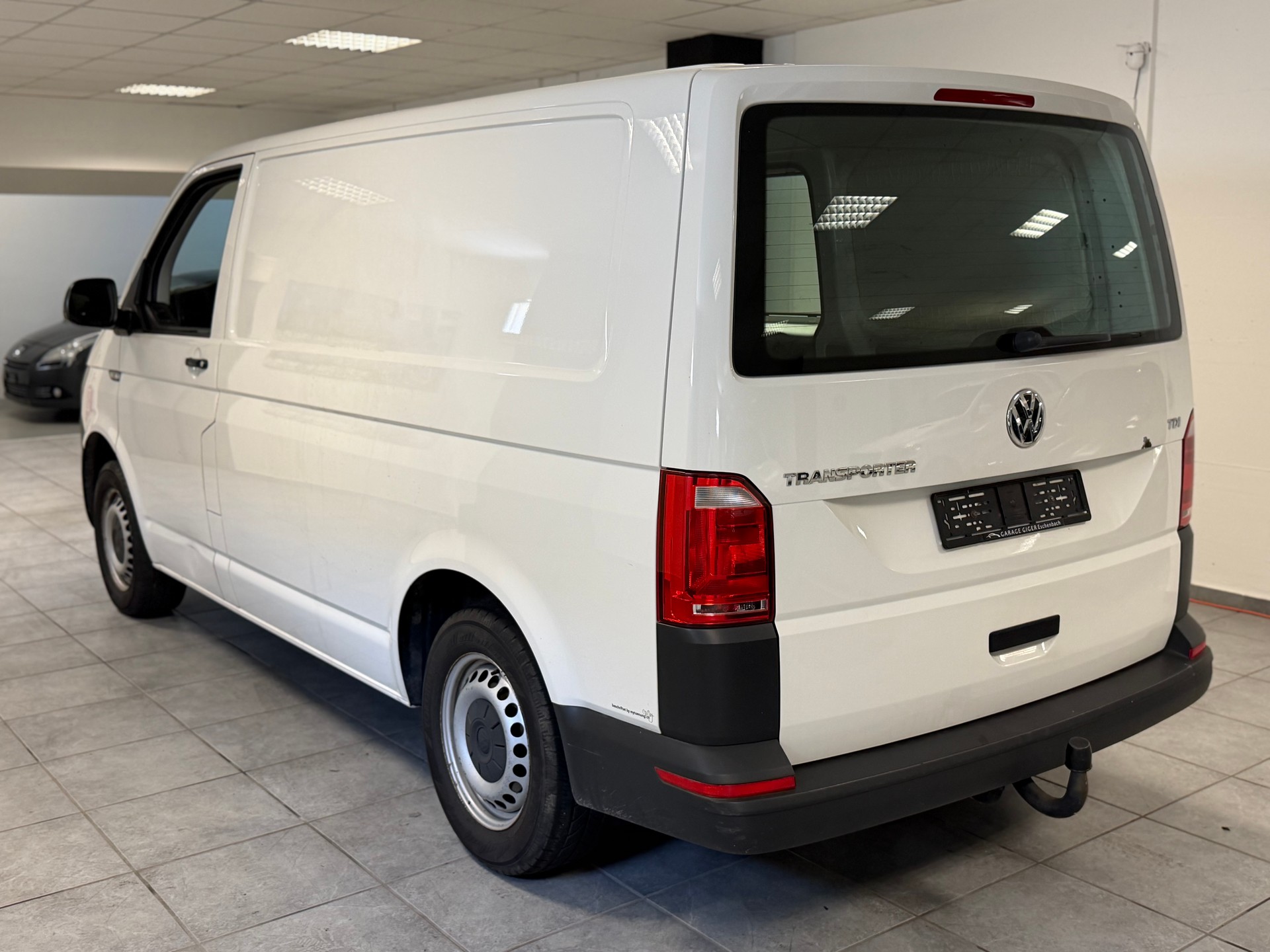 VW T6 2.0 TDI Entry-image-6