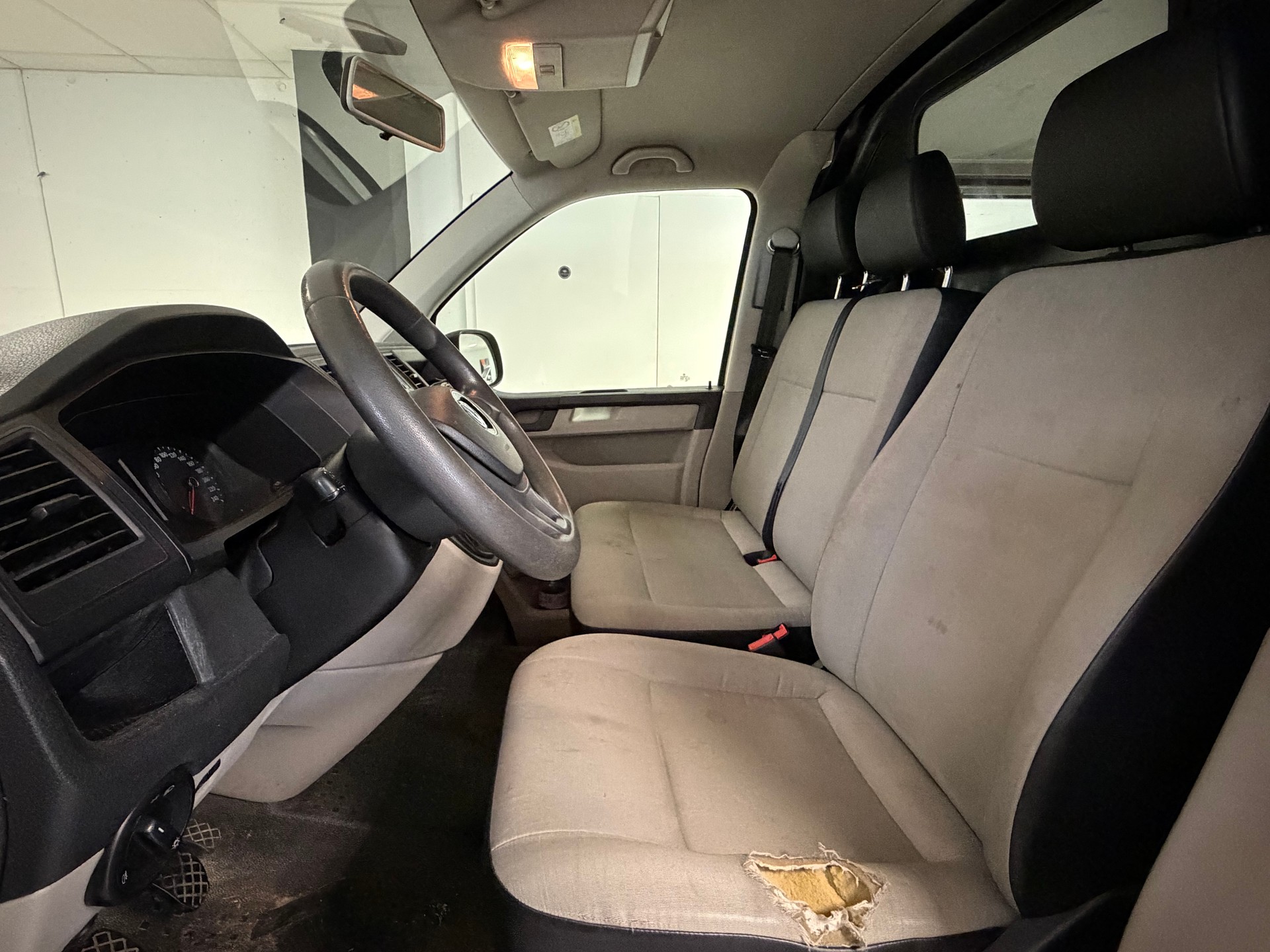 VW T6 2.0 TDI Entry-image-17