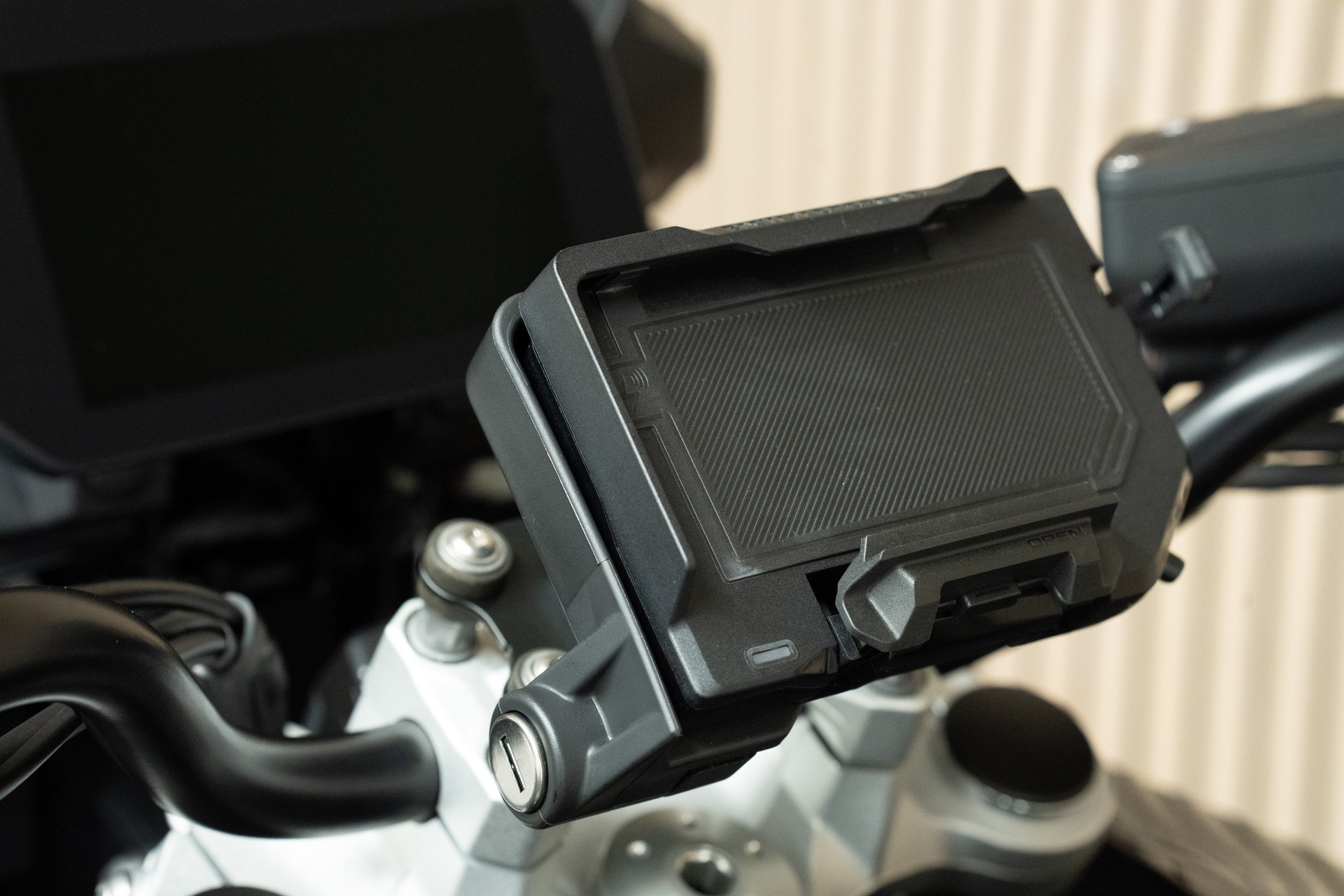 BMW F 750 GS-showroom-element-2