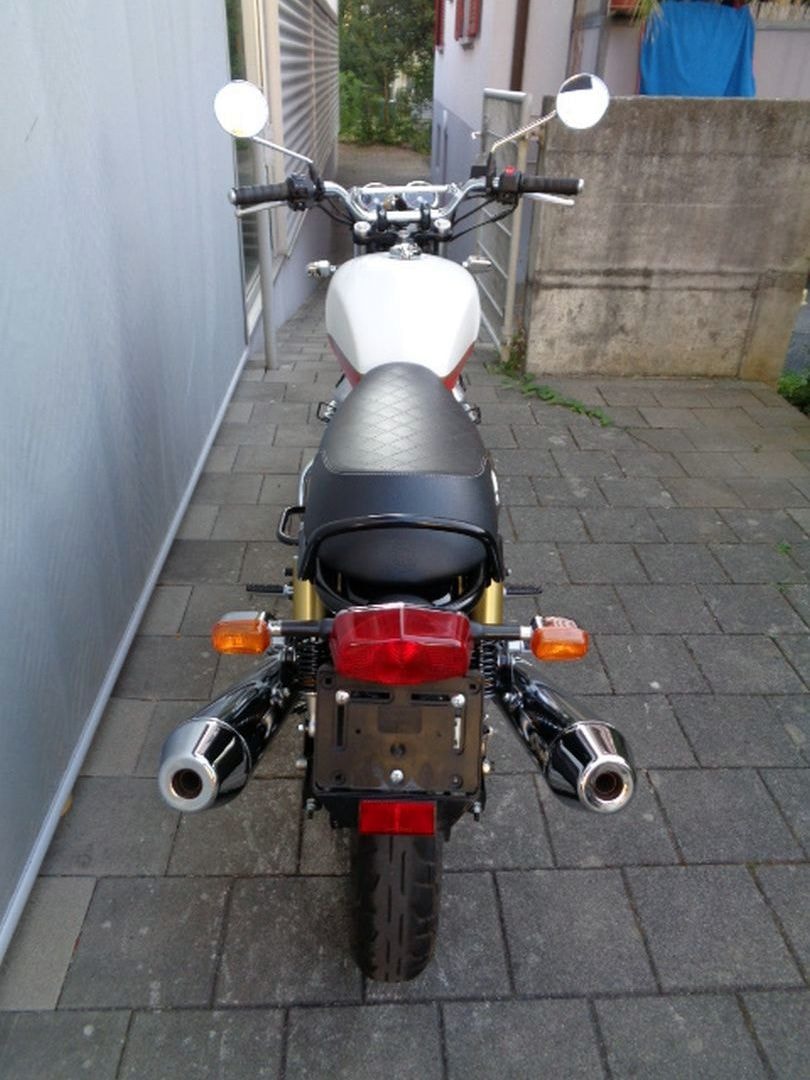 ROYAL ENFIELD INTERCEPTOR 650 TWIN-image-4