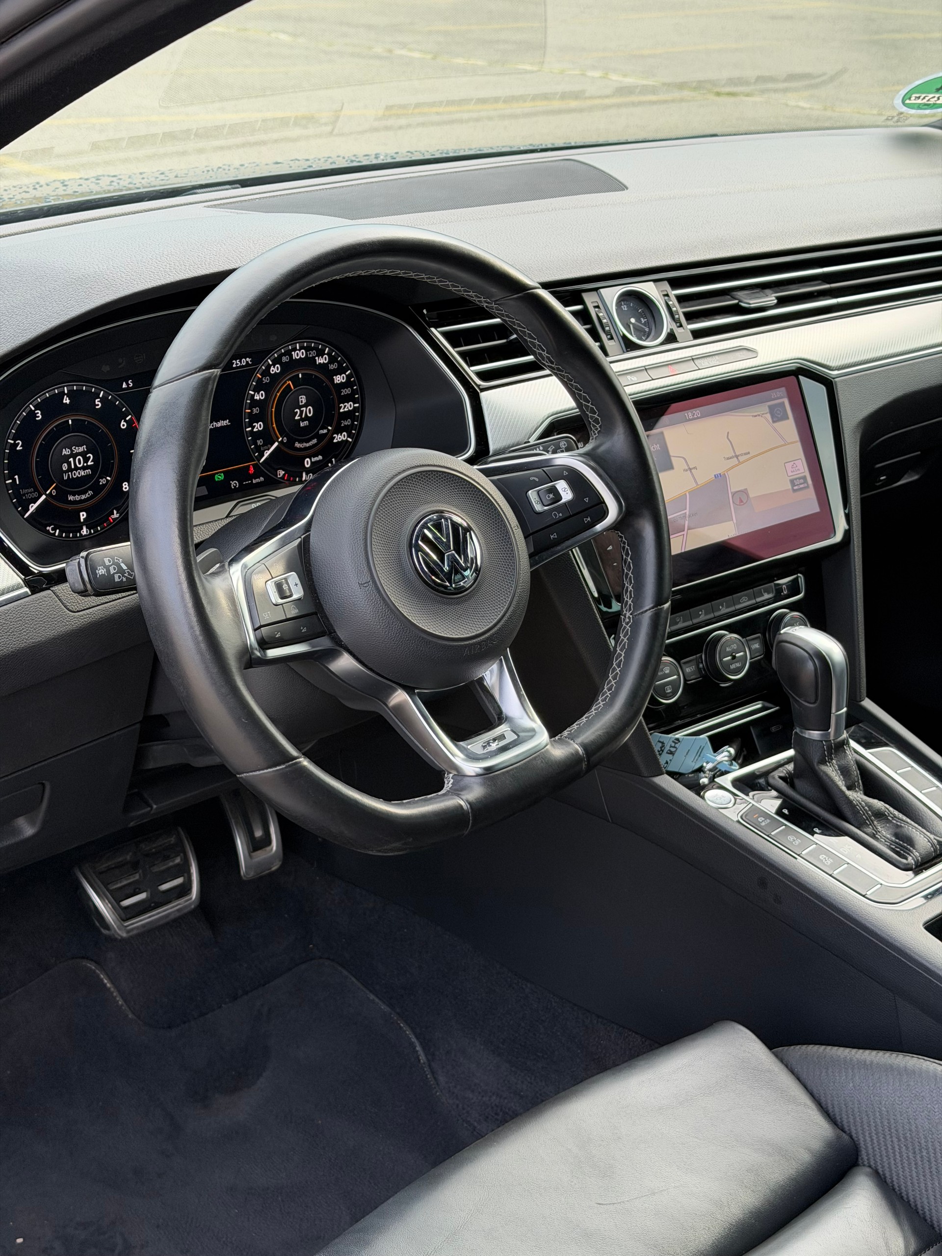 VW Passat Variant 2.0 TSI BMT Sport DSG R-Line-image-8