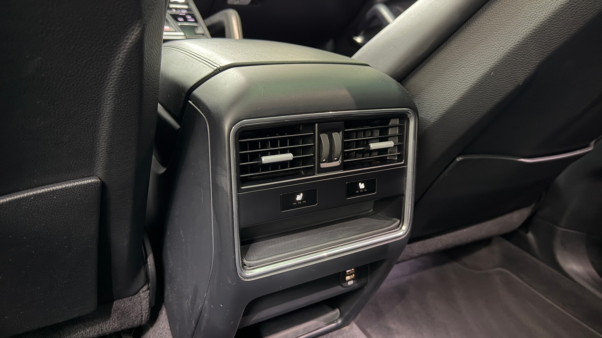 PORSCHE Cayenne Turbo Coupé-image-16