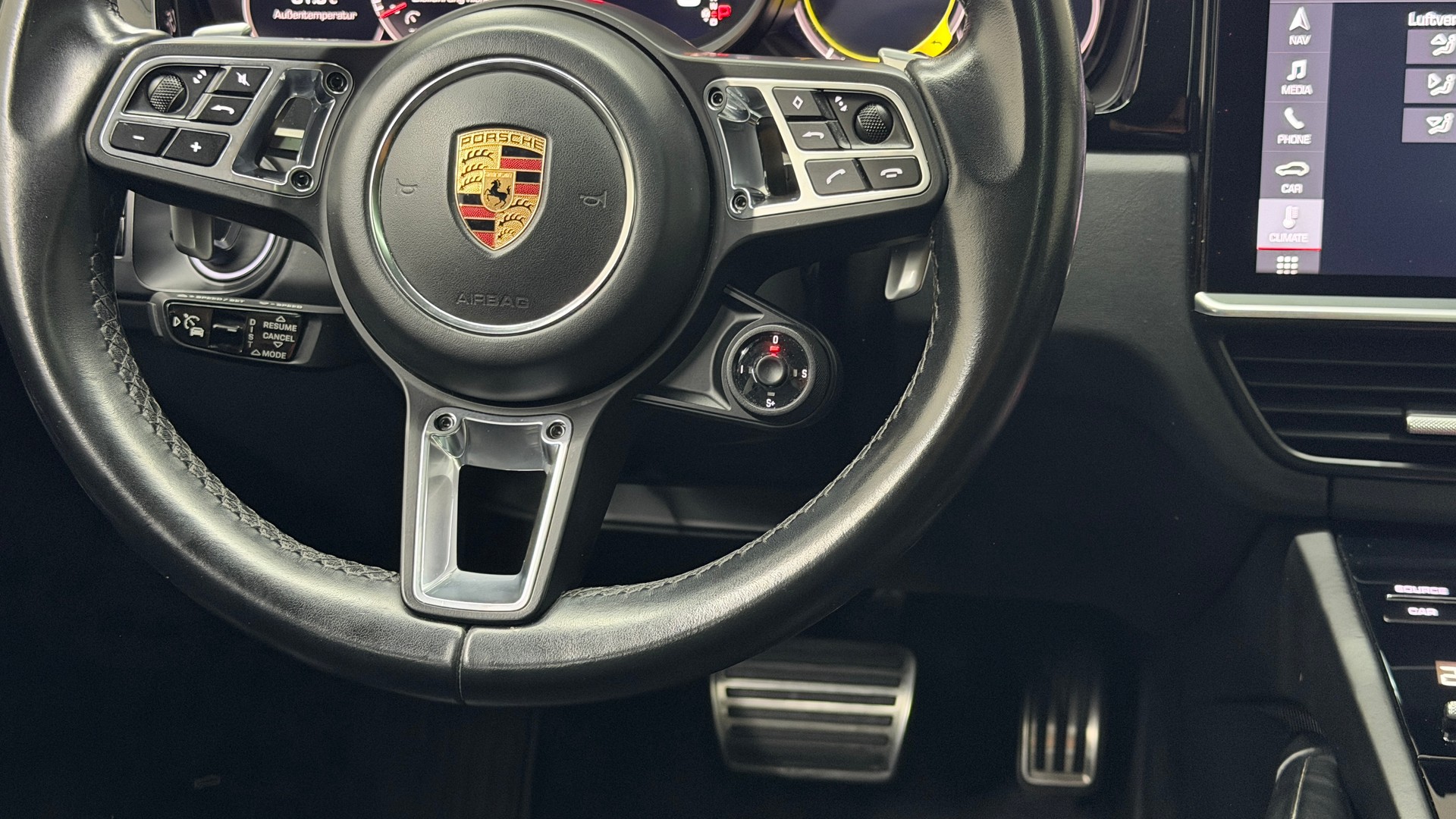 PORSCHE Cayenne Turbo Coupé-image-10